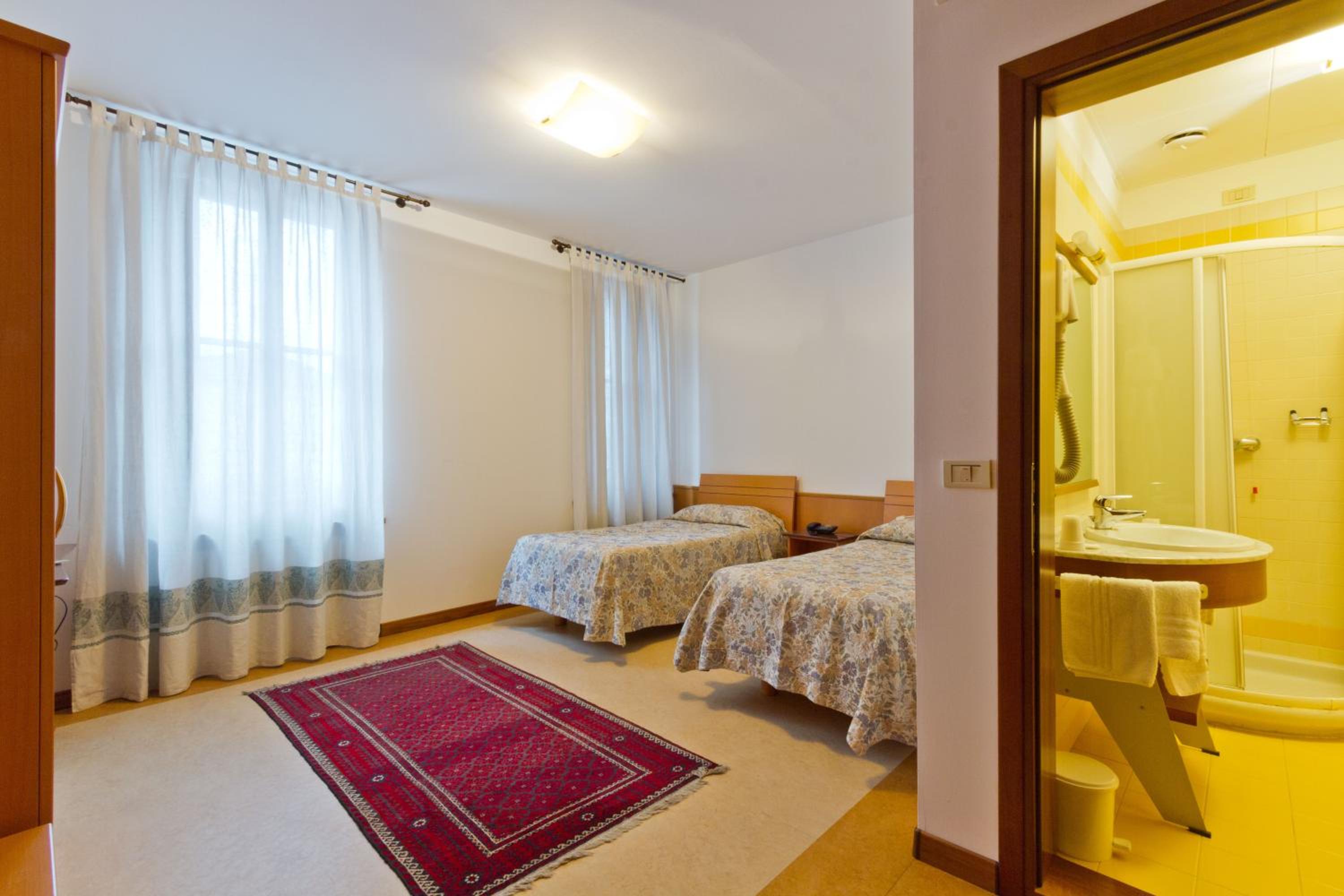 Double or Twin Room photo 1