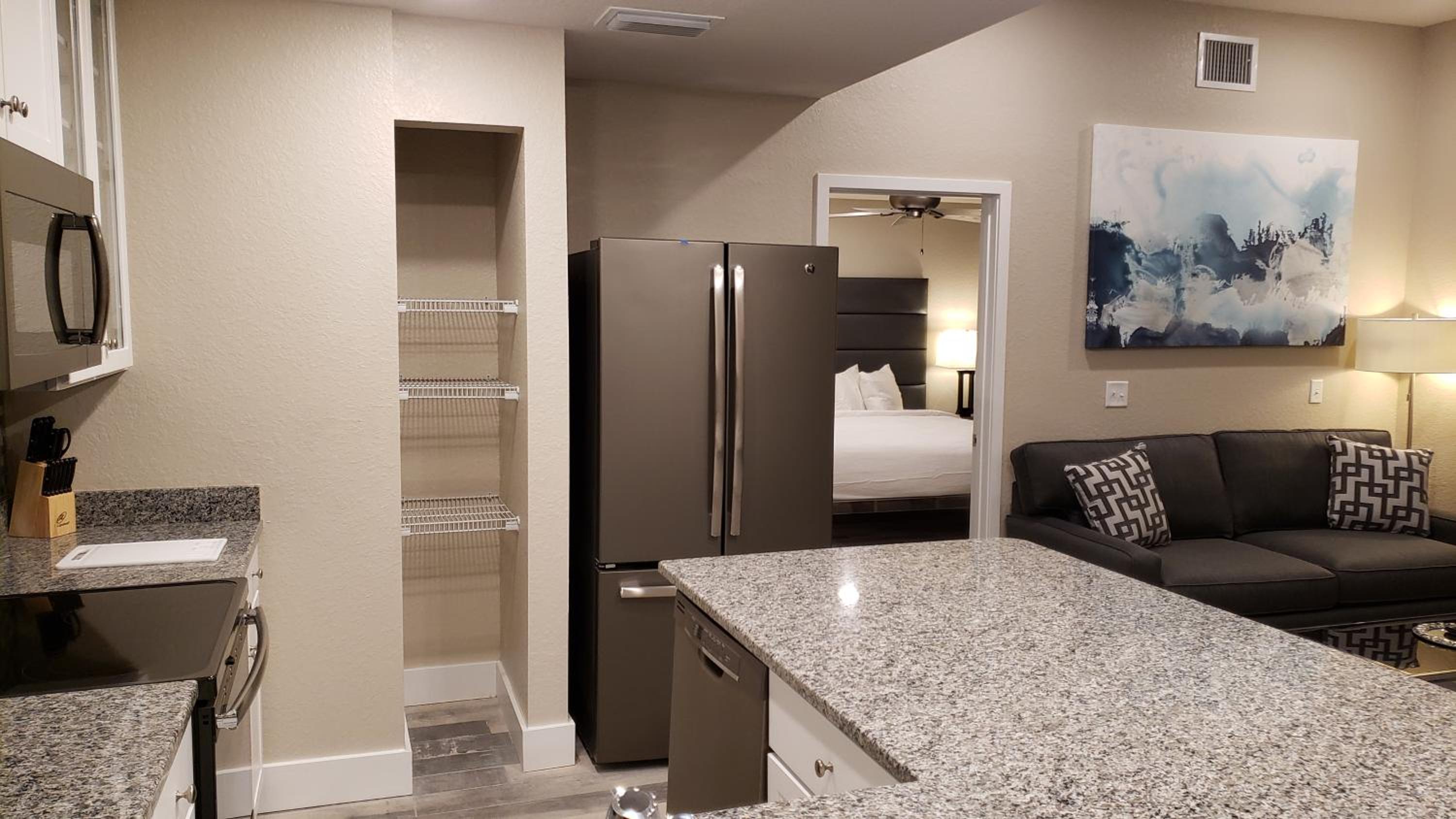 King Room with Roll-In Shower - Disability Access photo 2