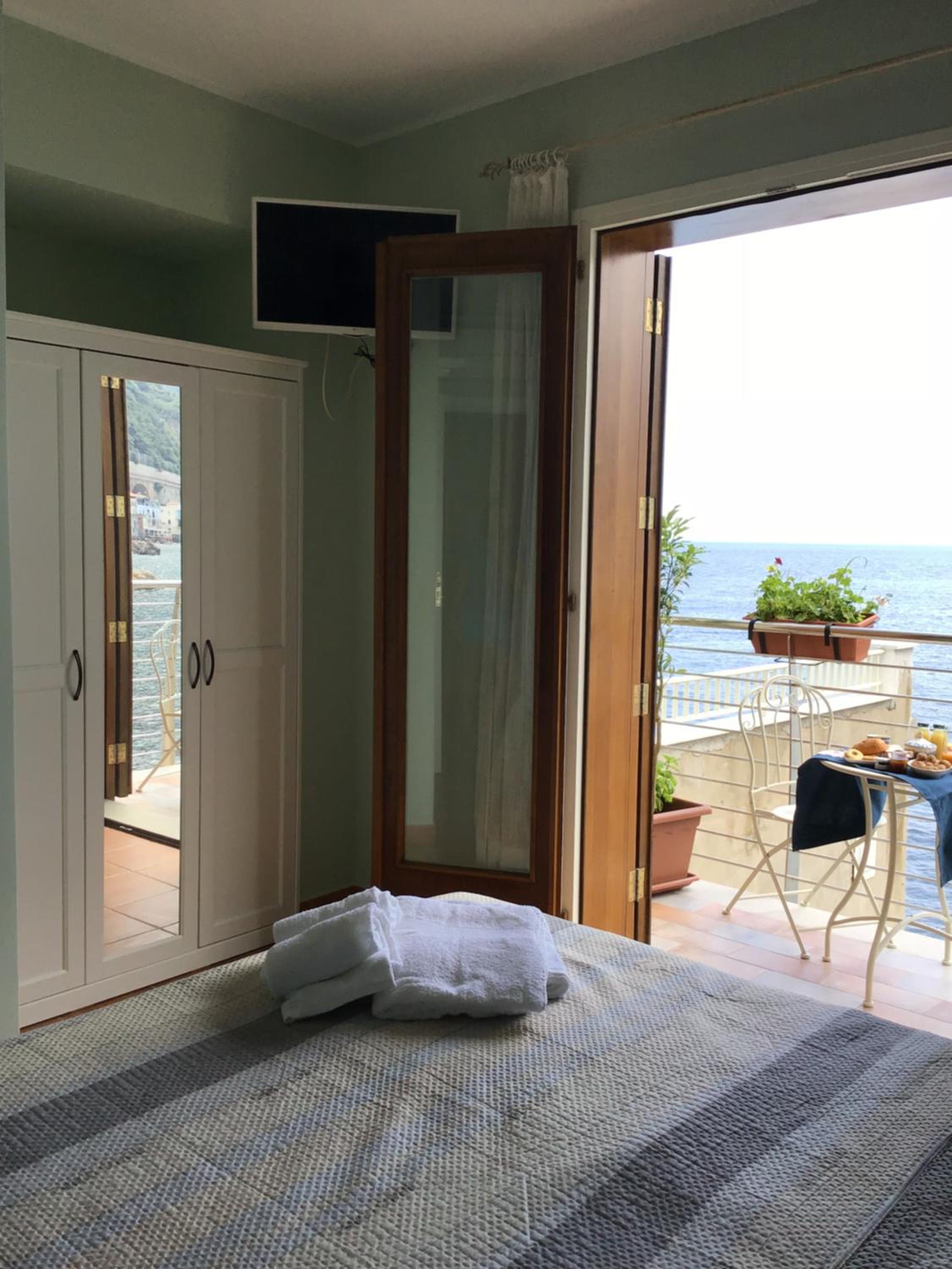 Double Room with Balcony and Sea View photo 1
