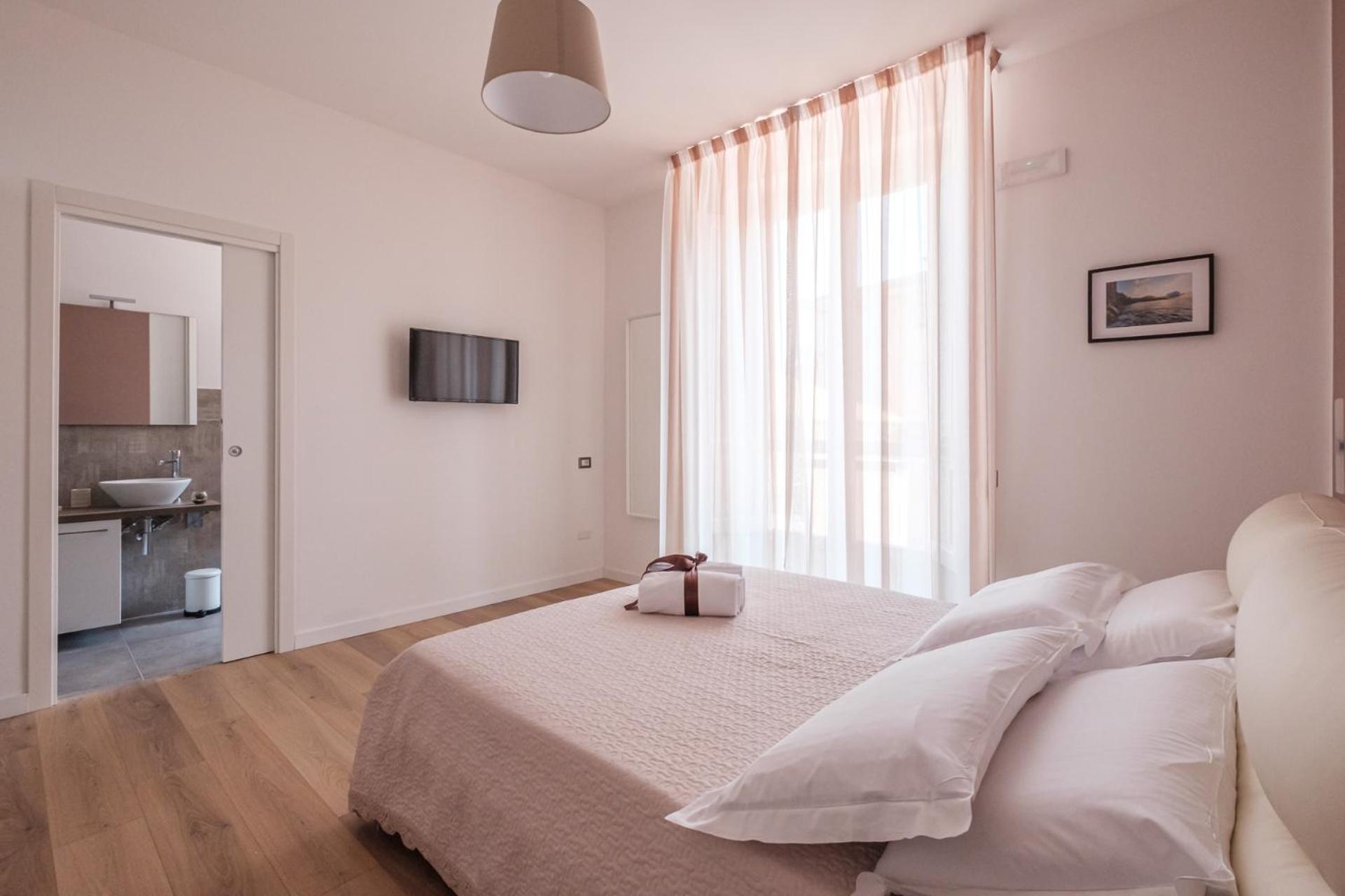 King Room with Balcony