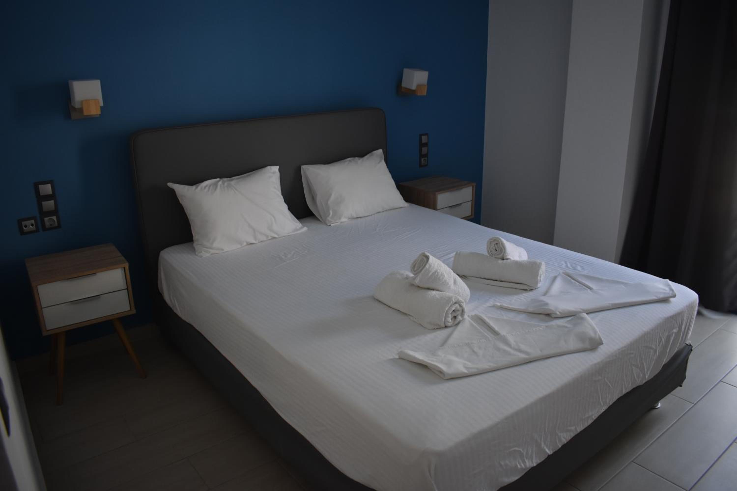Classic Double Room - Photo 11