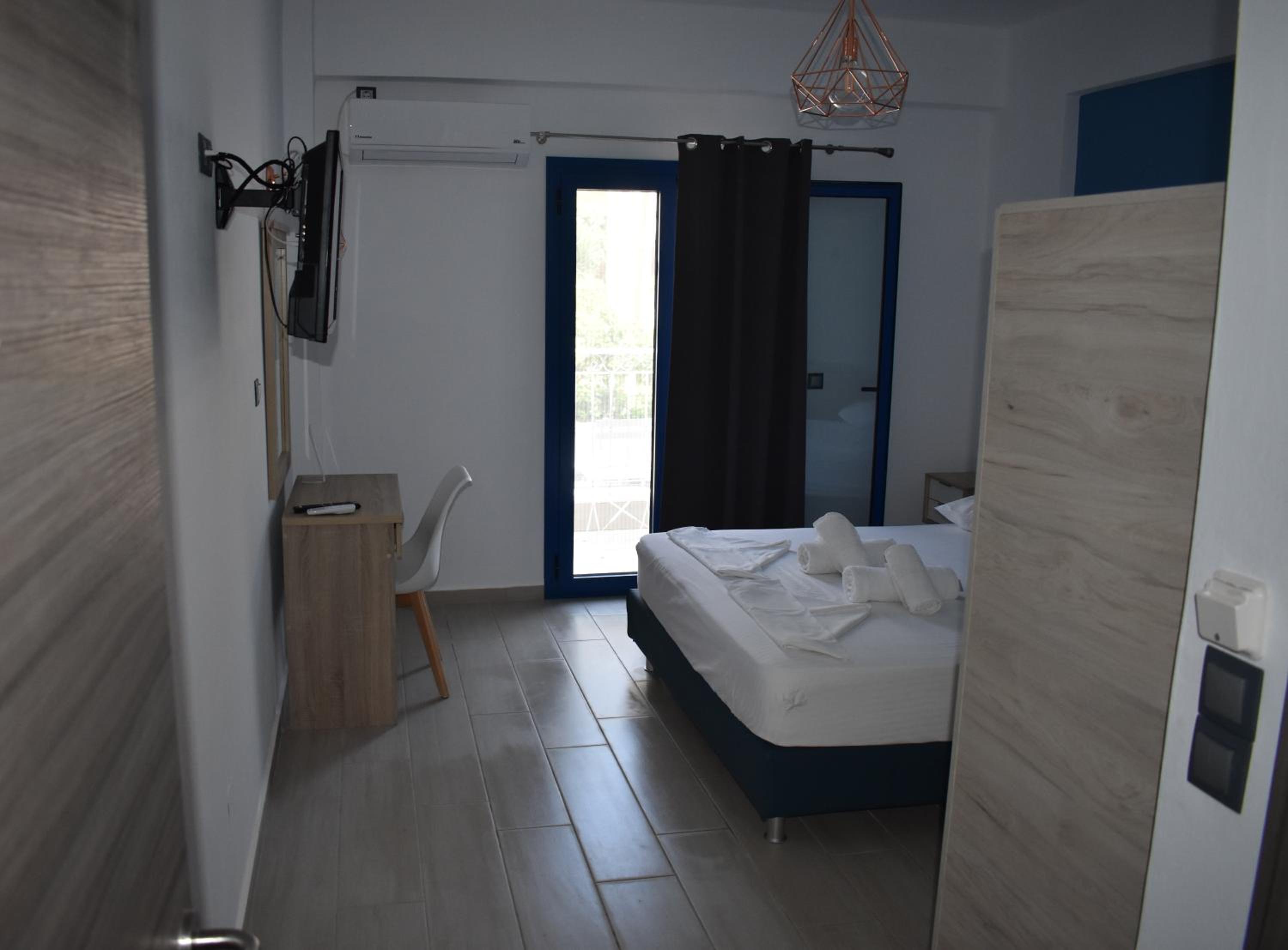 Classic Double Room - Photo 14