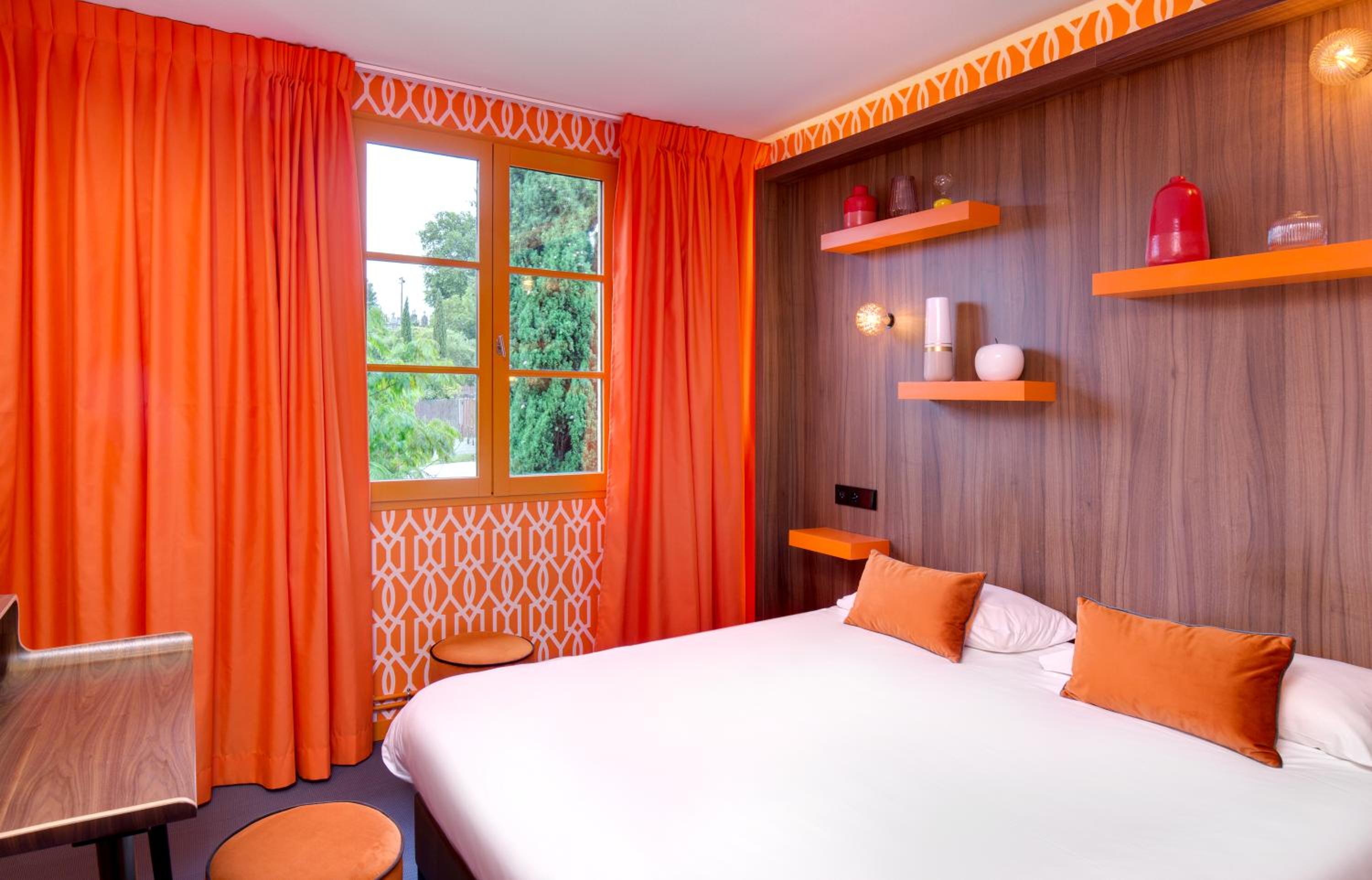 Deluxe Room - Photo 20