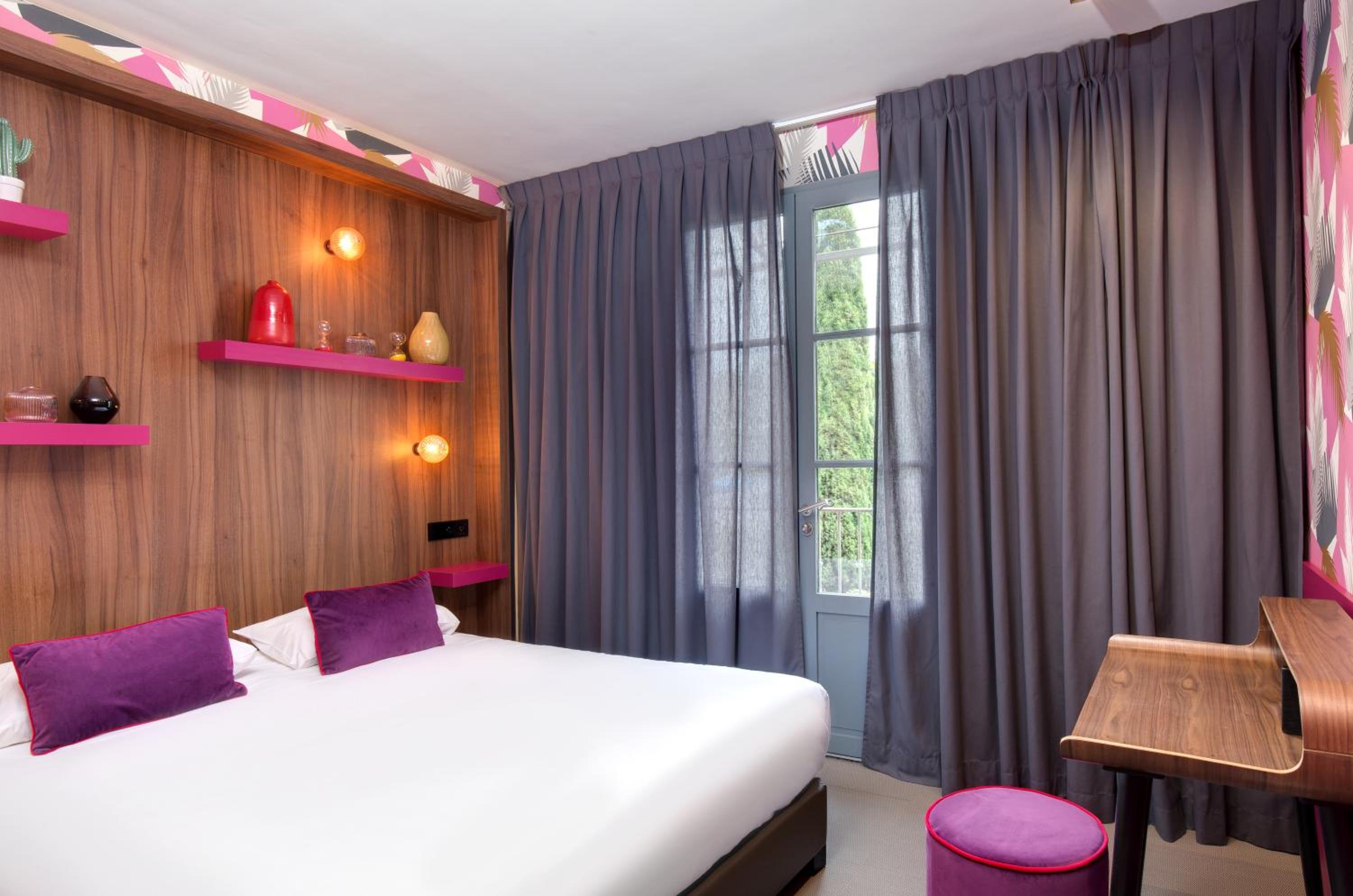 Deluxe Room - Photo 29