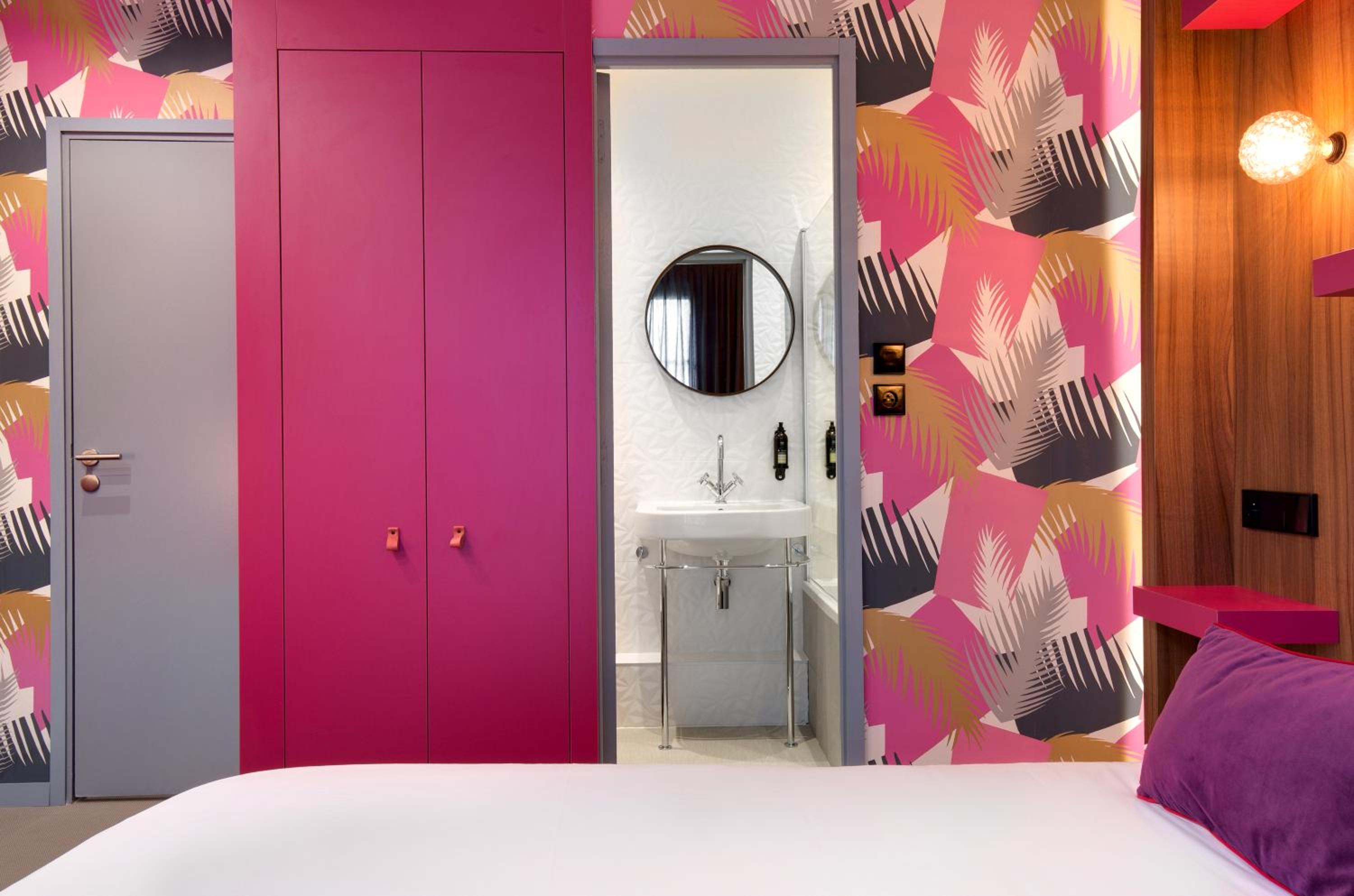 Deluxe Room - Photo 19