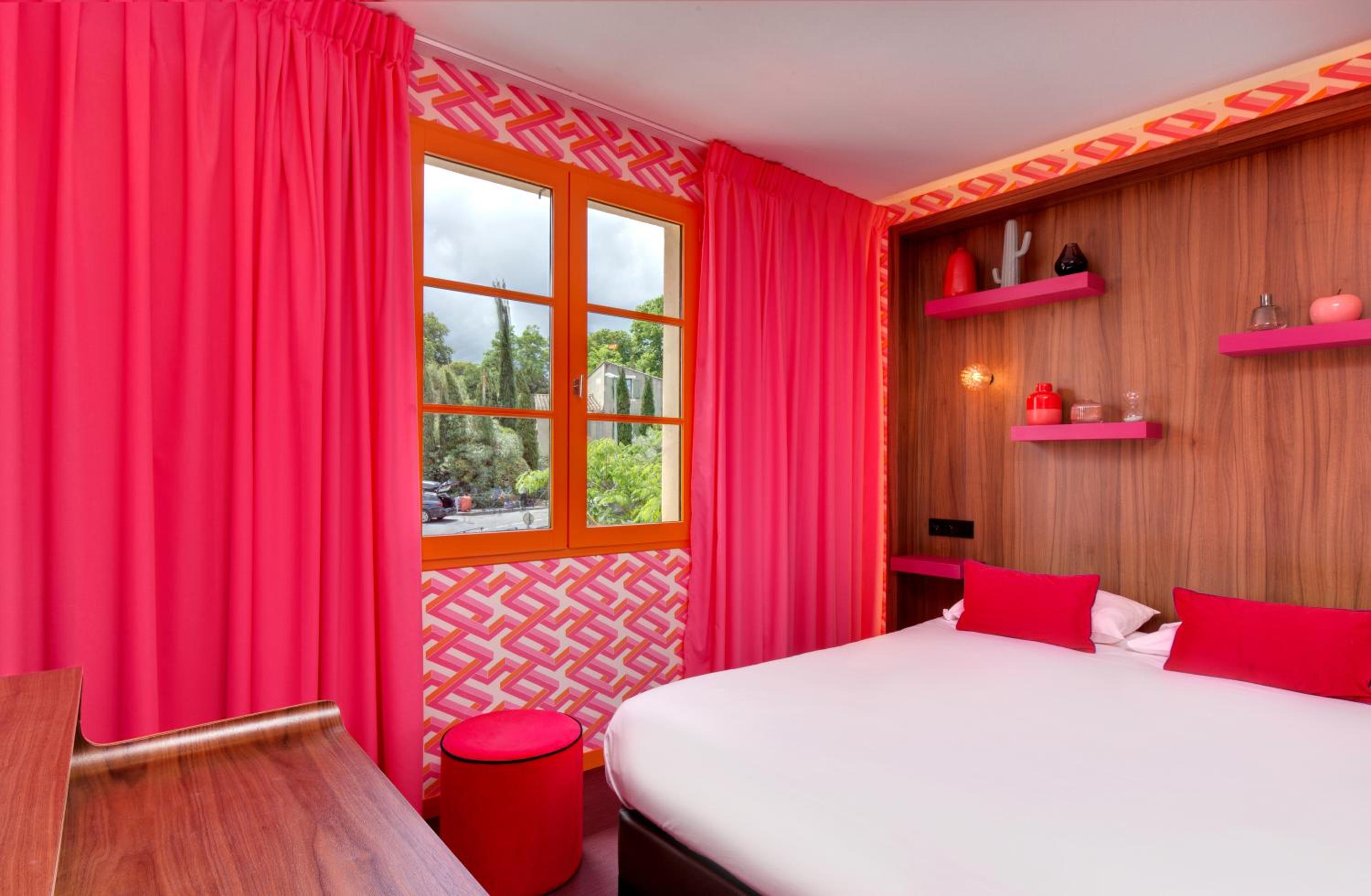 Deluxe Room - Photo 14