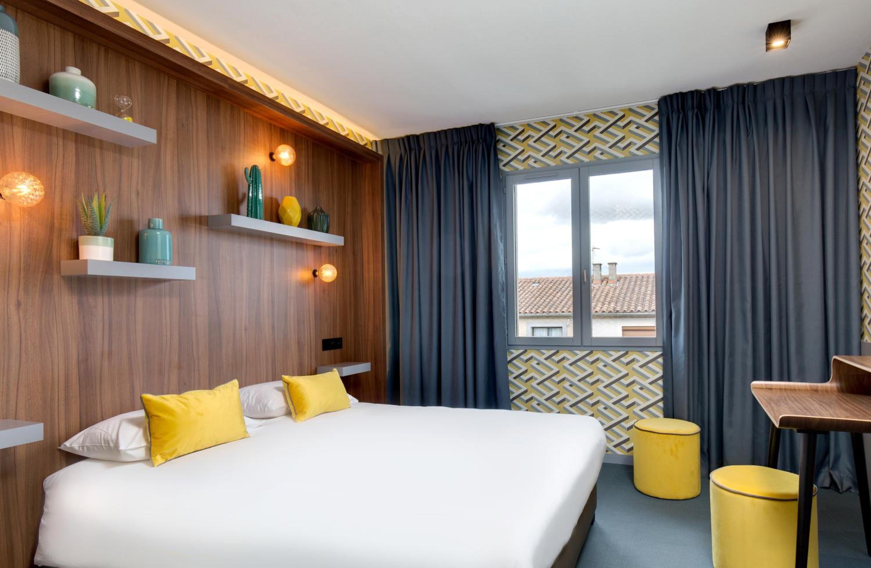 Deluxe Room - Photo 10