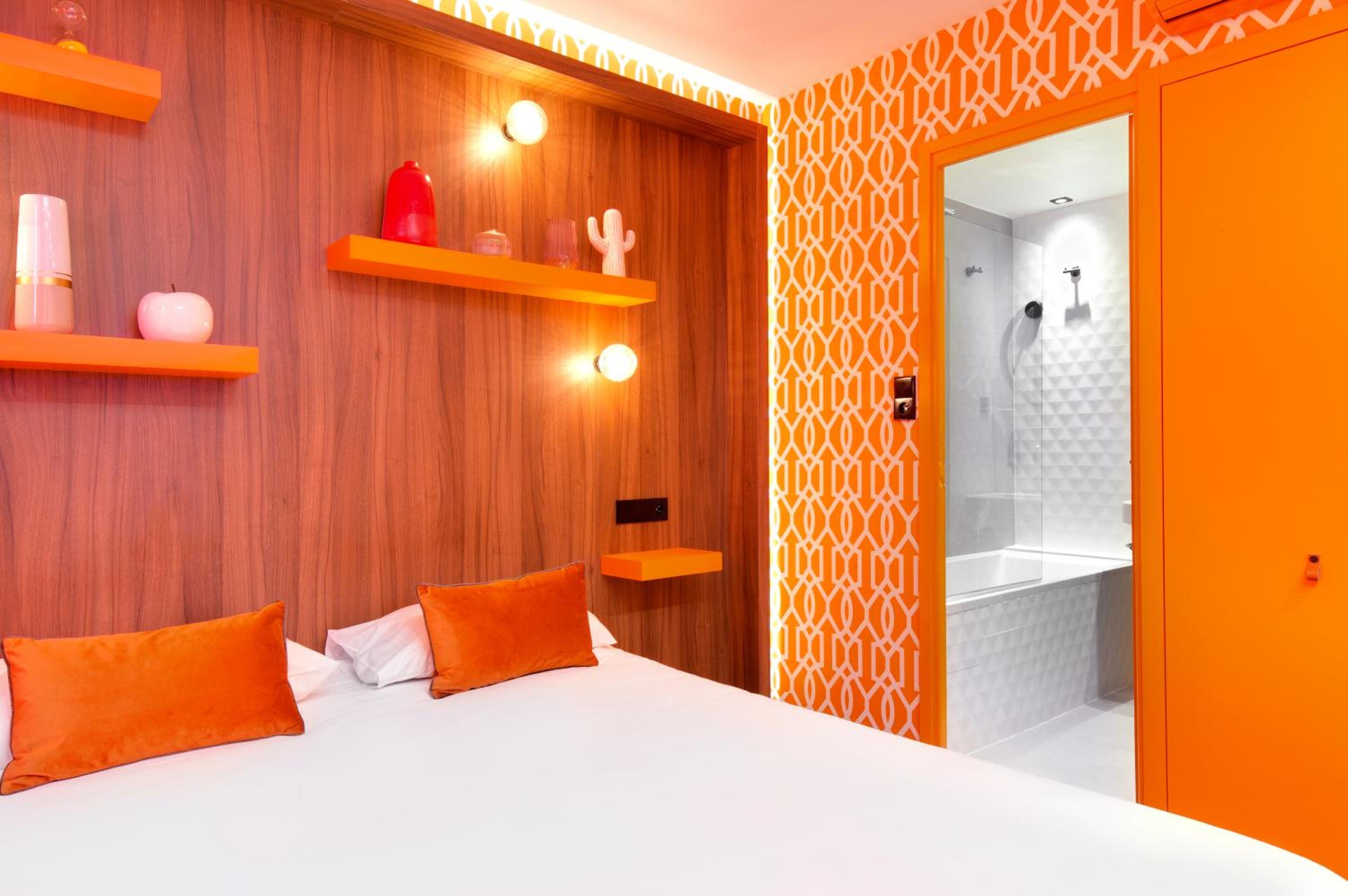 Deluxe Room - Photo 24
