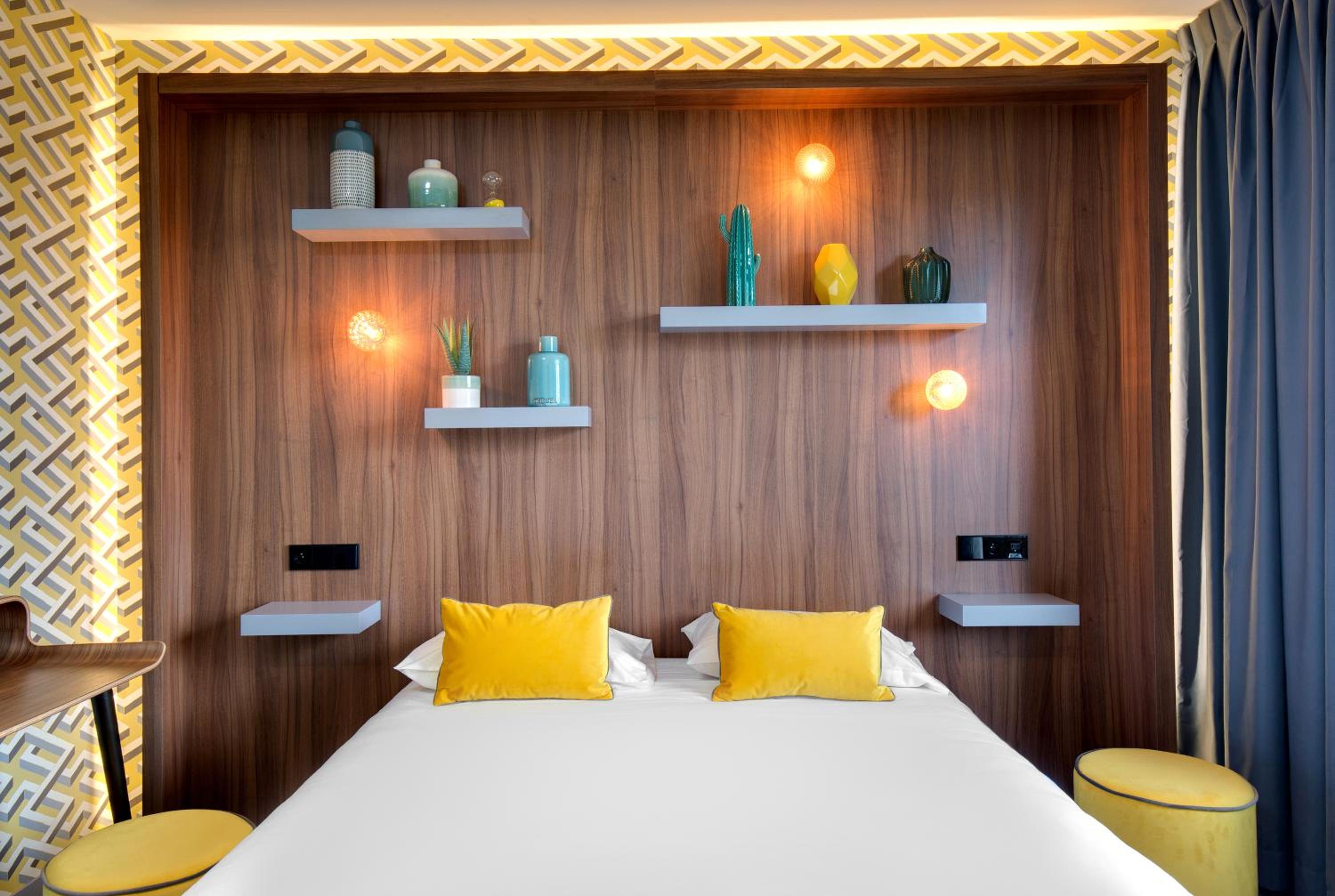 Deluxe Room - Photo 3