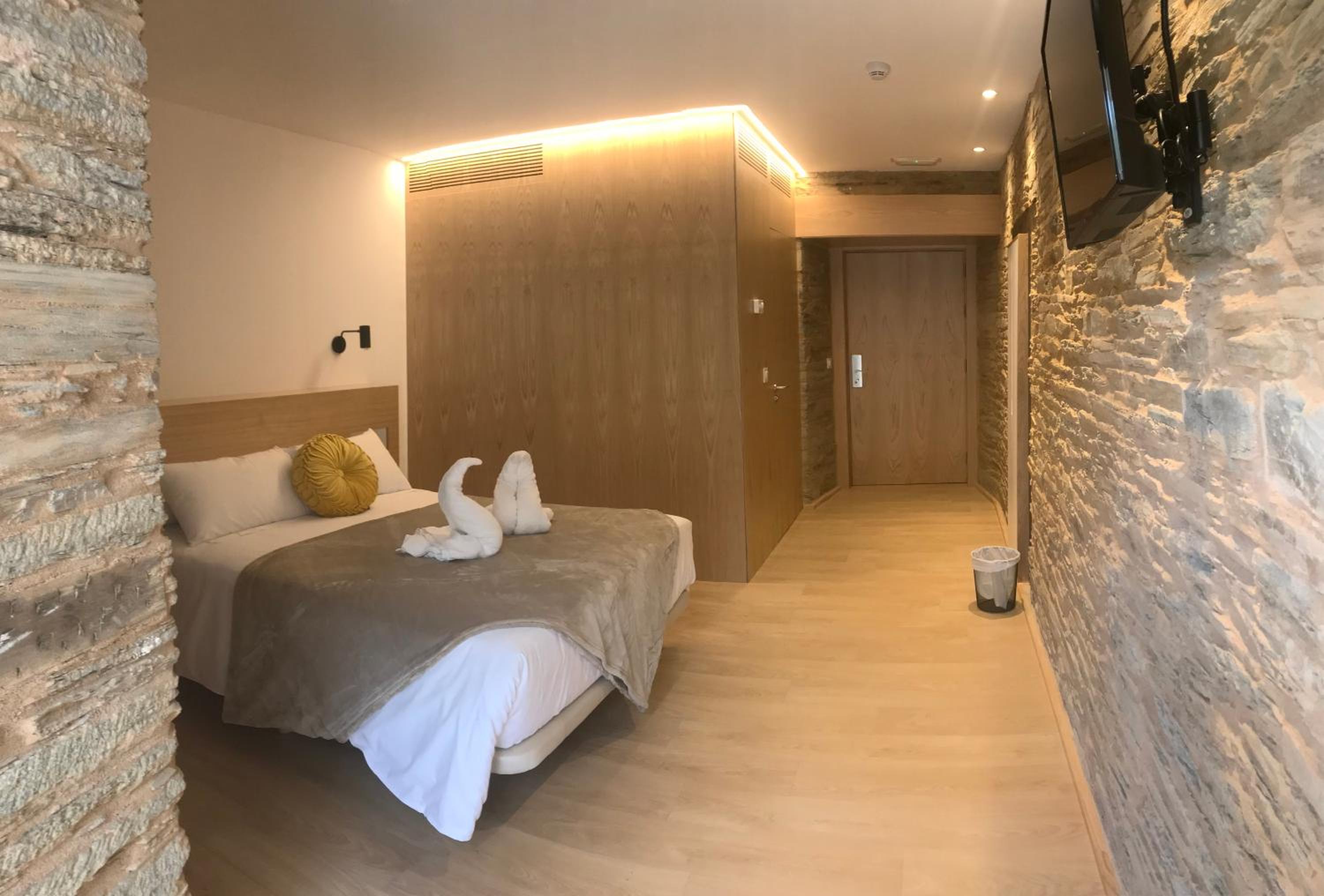 Standard Double Room - Photo 5