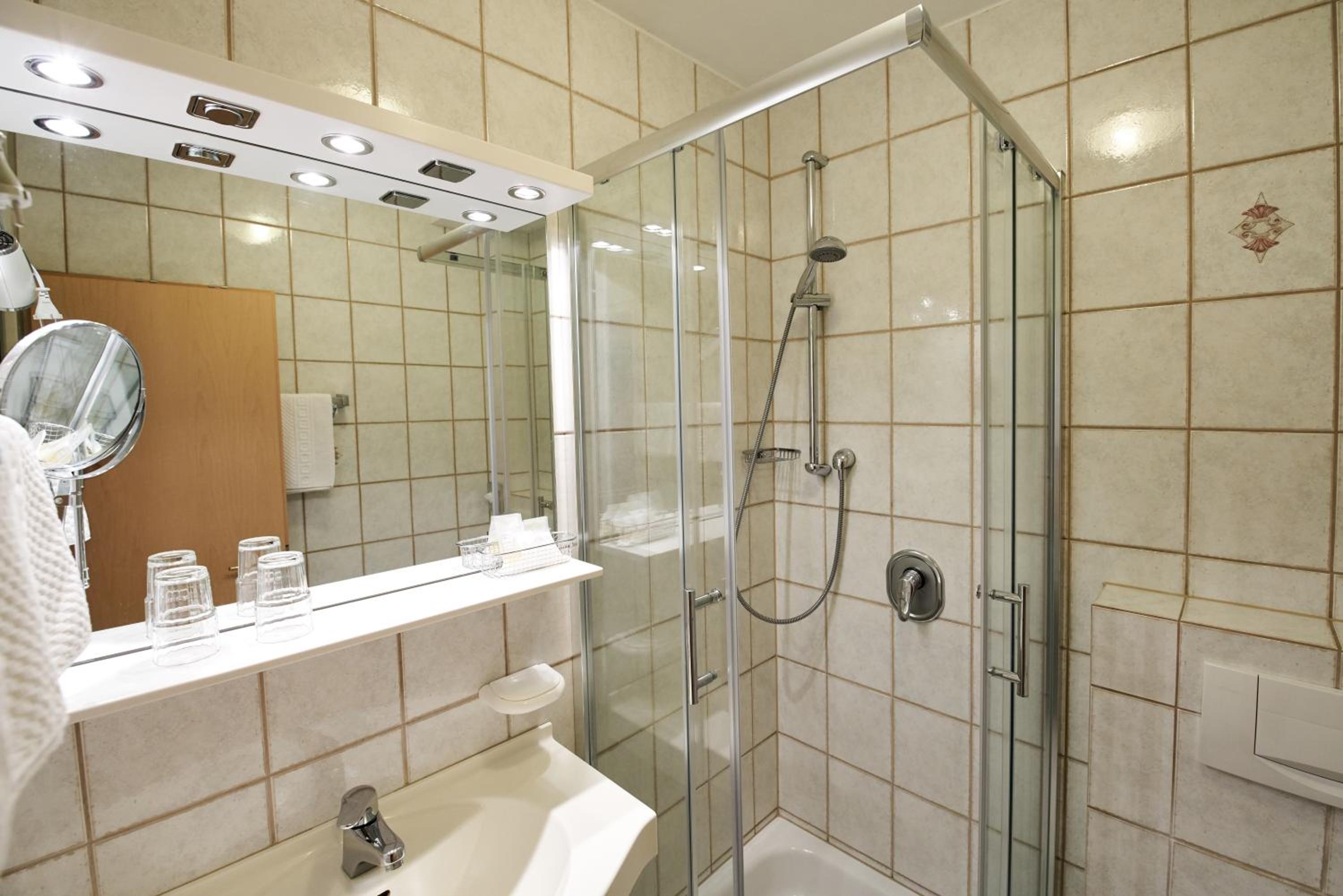 Standard Double Room - Photo 2