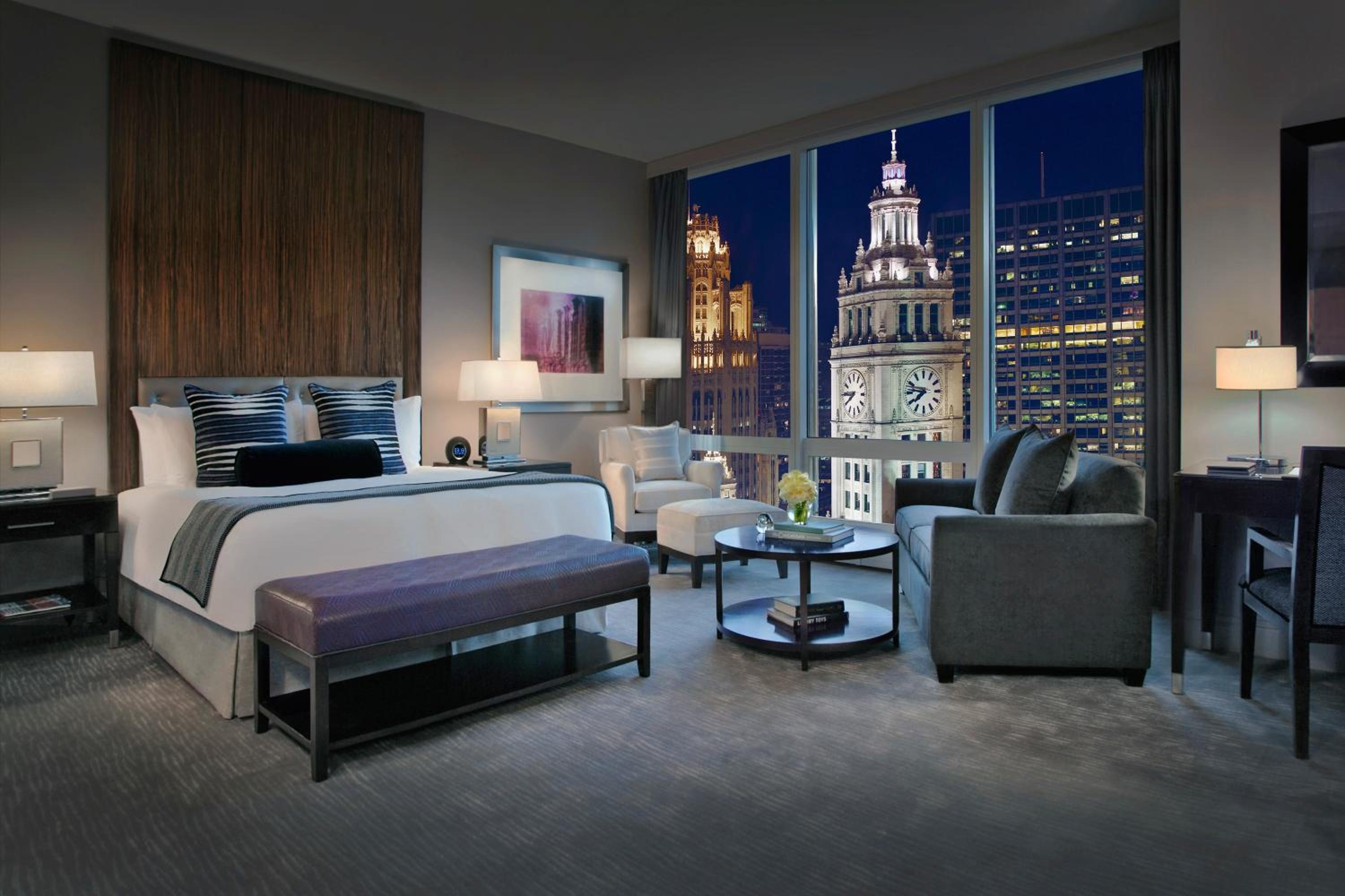 Executive King Room with Lake View - Photo 4