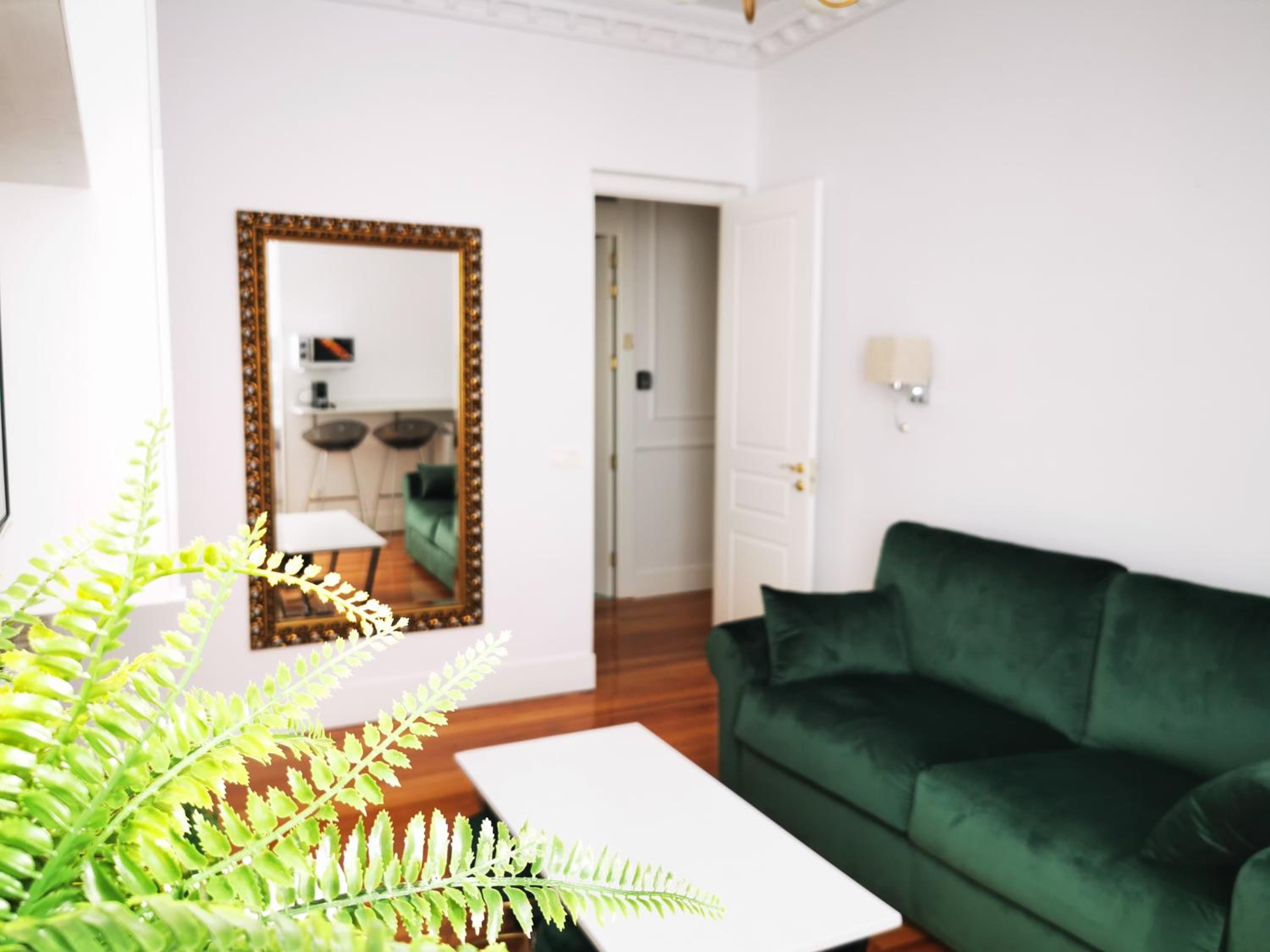 Executive Suite - Photo 1