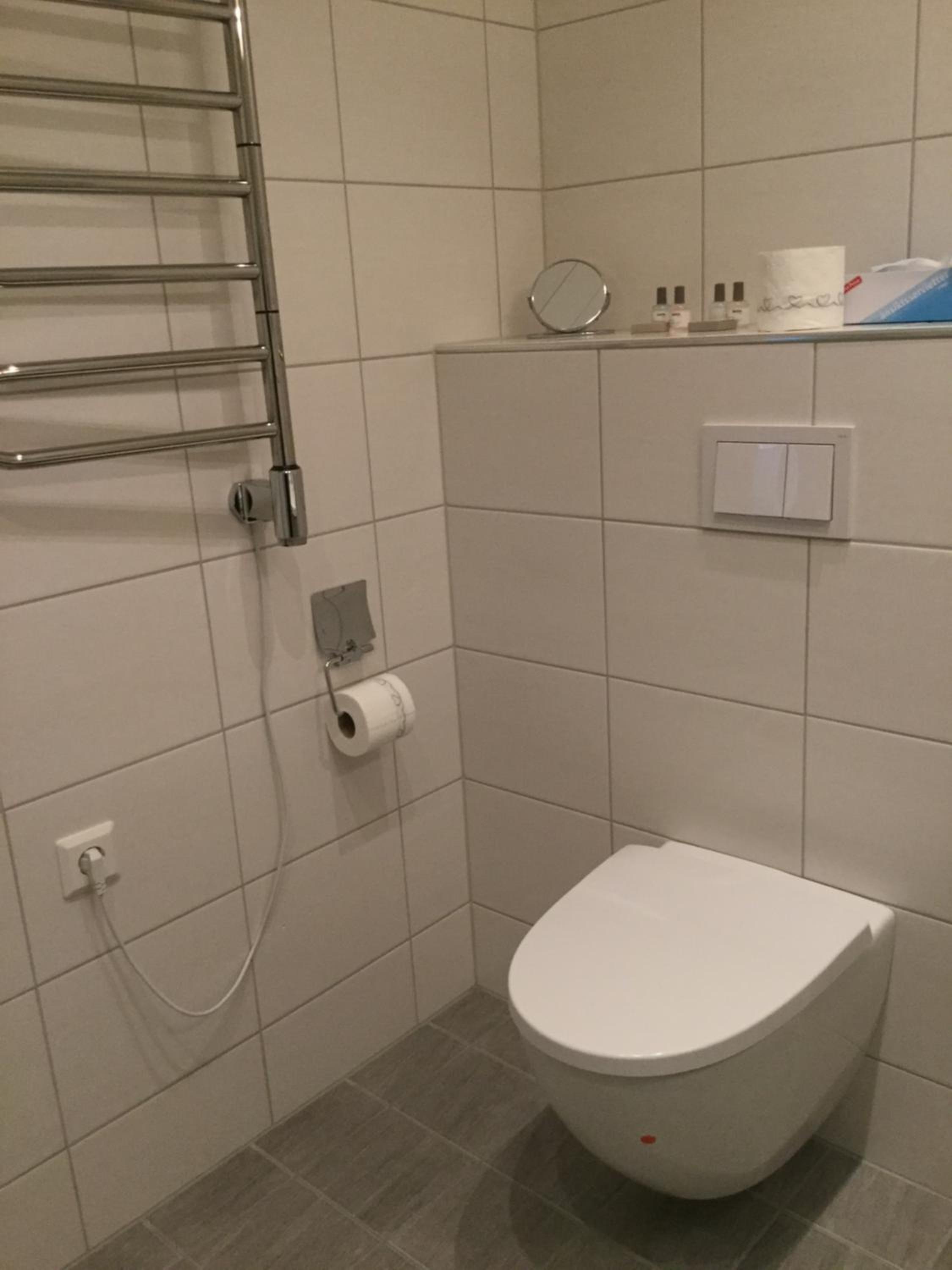 Double or Twin Room with Private External Bathroom - Photo 10