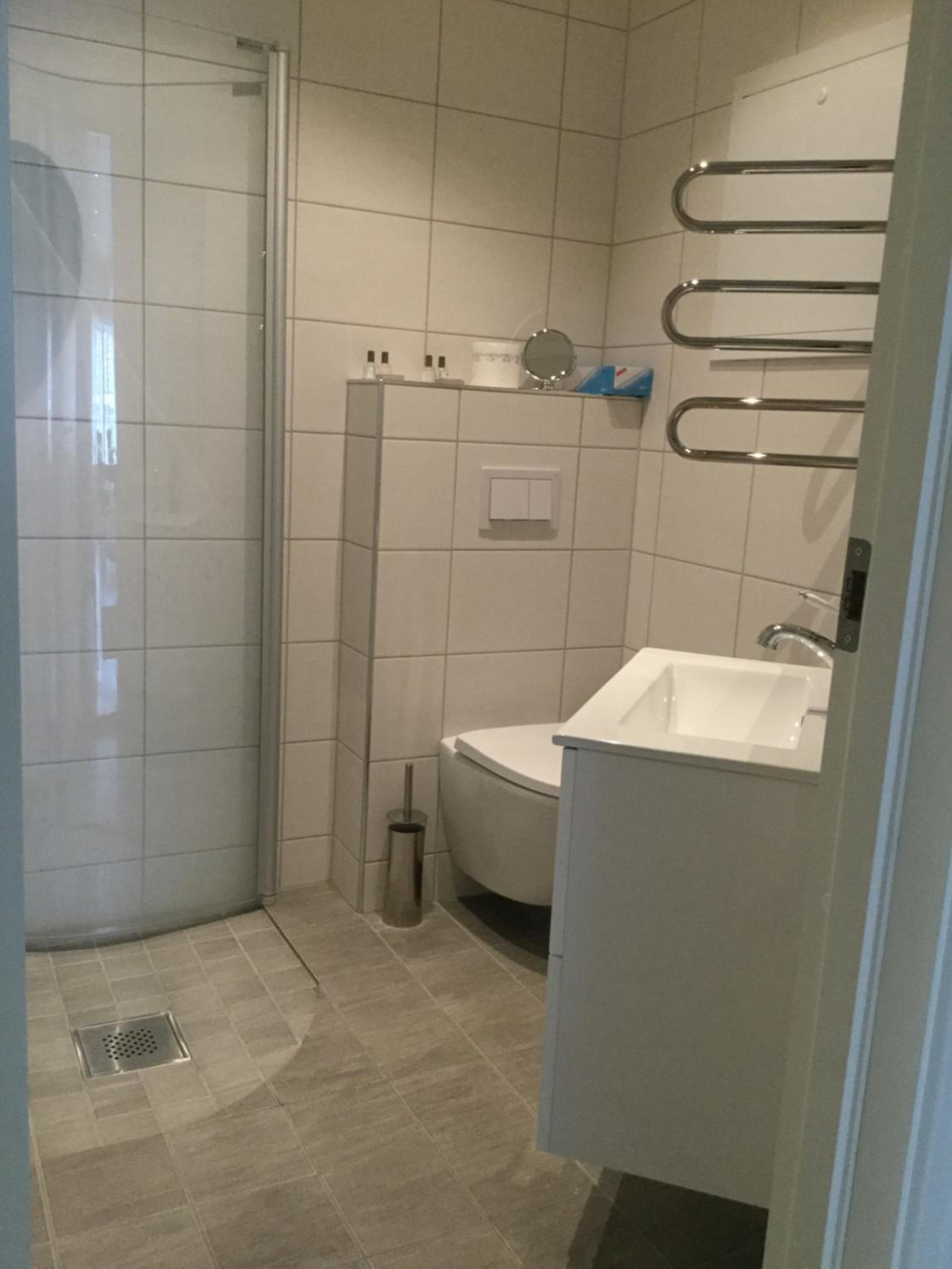 Double or Twin Room with Private External Bathroom - Photo 11