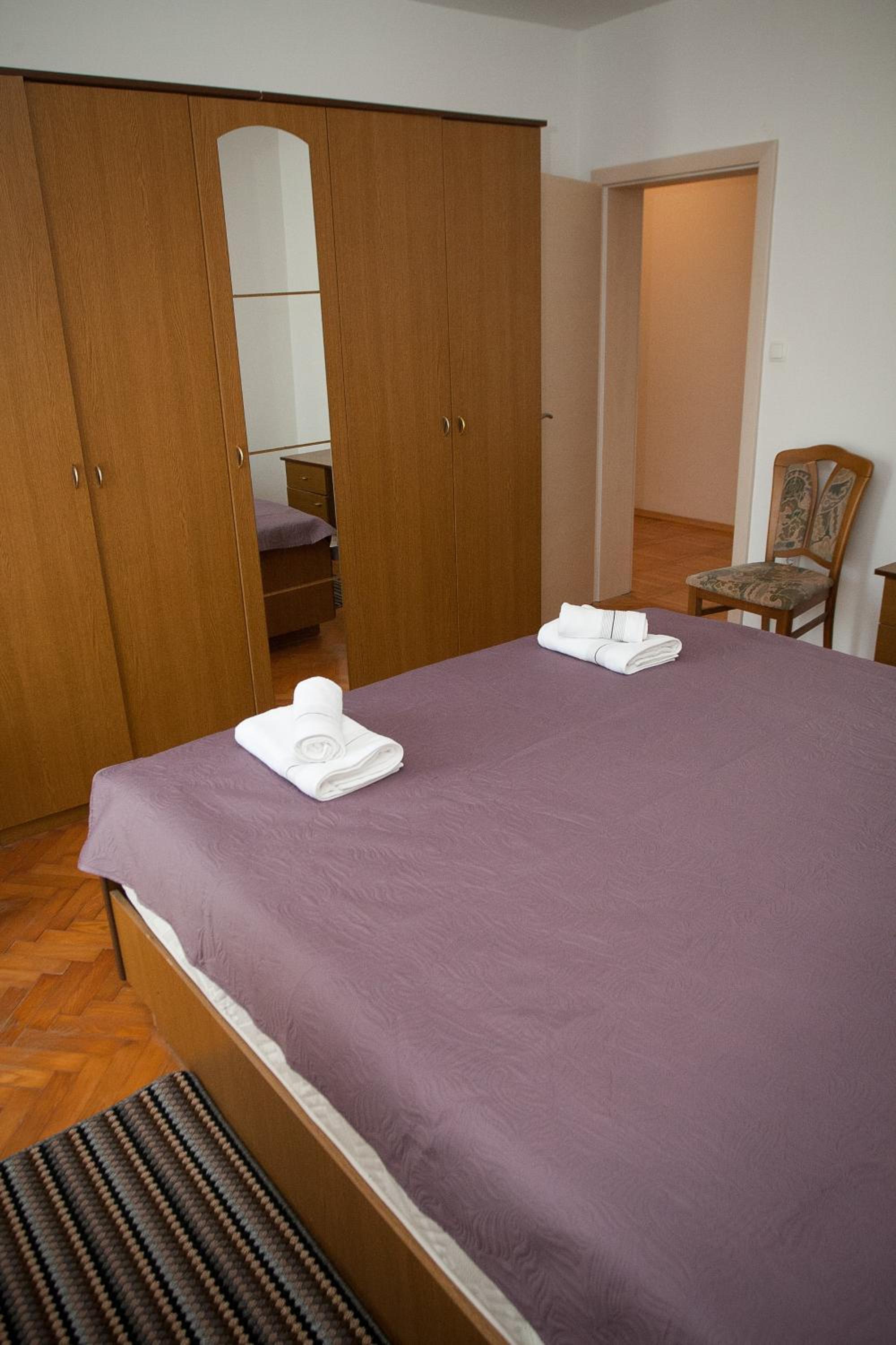 Apartment - Photo 32