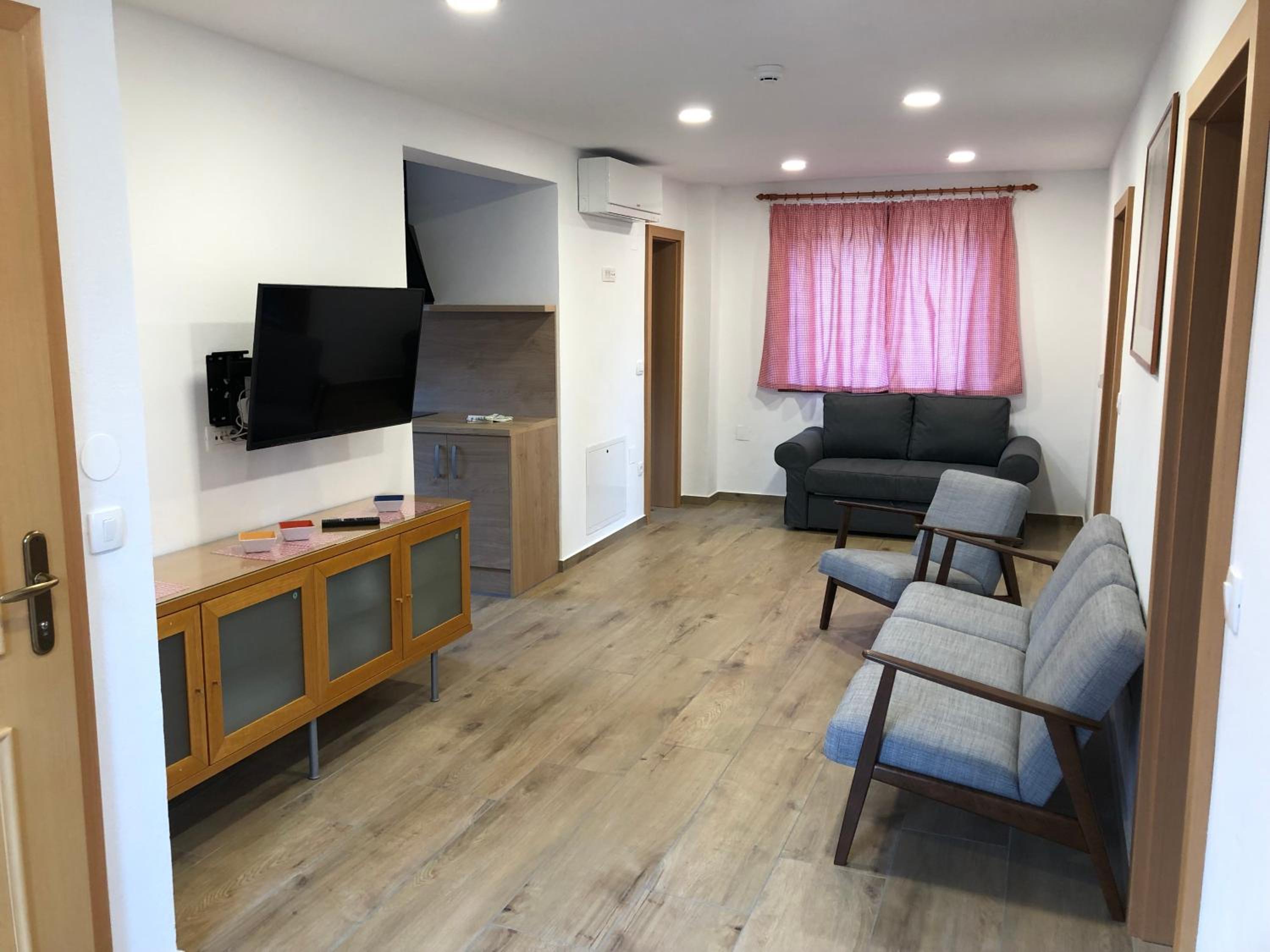 Two-Bedroom Apartment - Photo 7