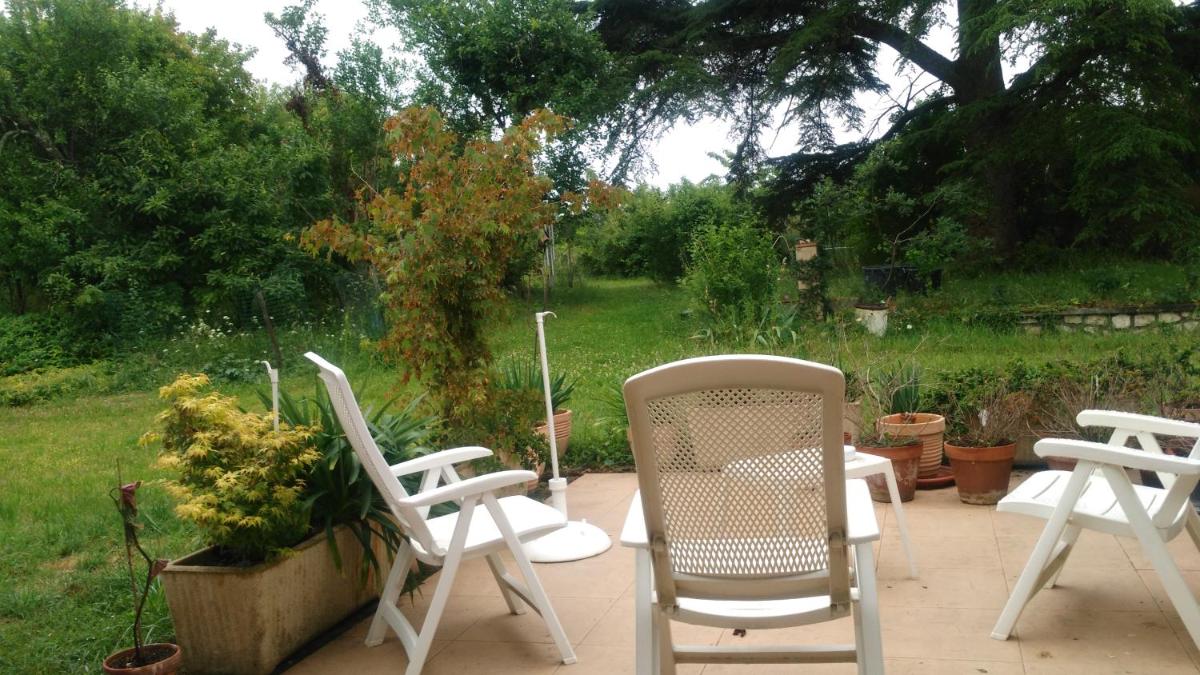 Double Room with Garden View - Photo 3