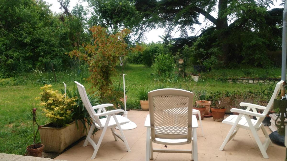 Double Room with Garden View - Photo 4