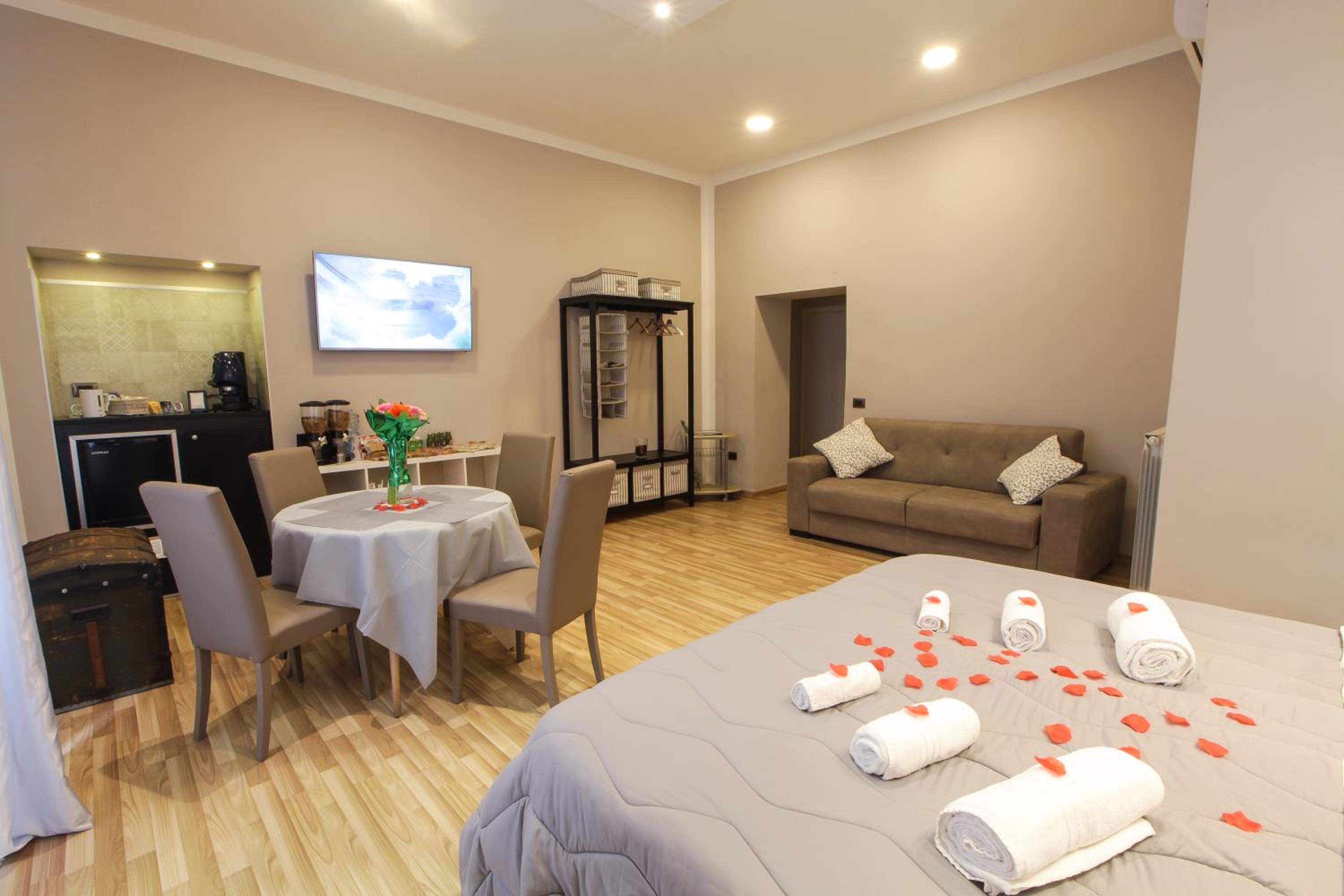 Deluxe Triple Room photo 3