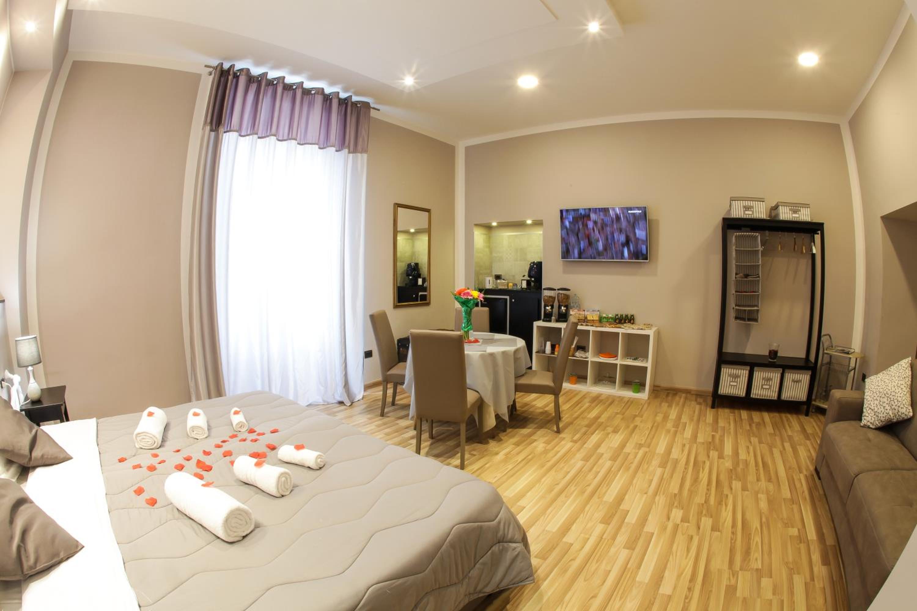 Deluxe Triple Room photo 1
