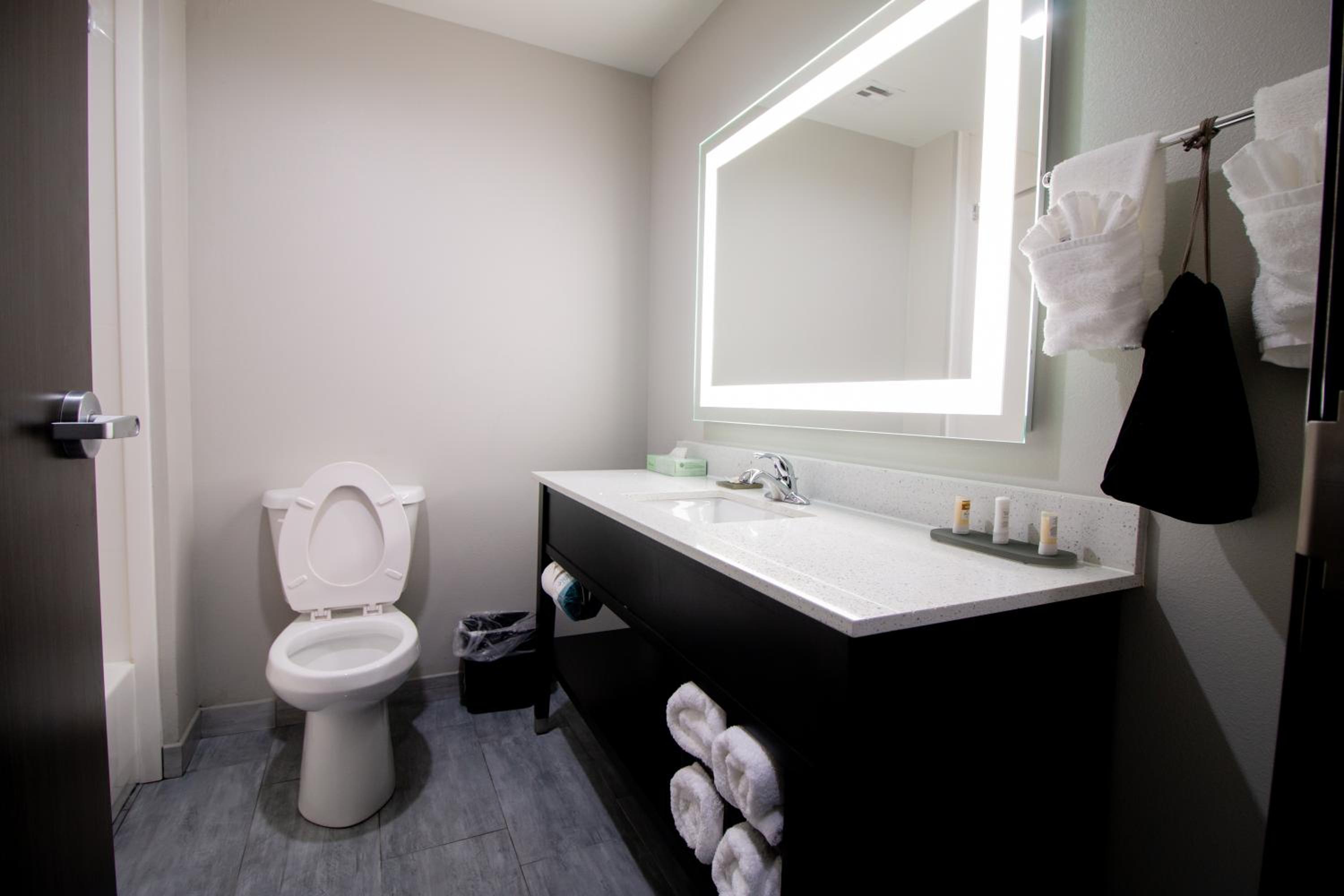 Standard Queen Room photo 2