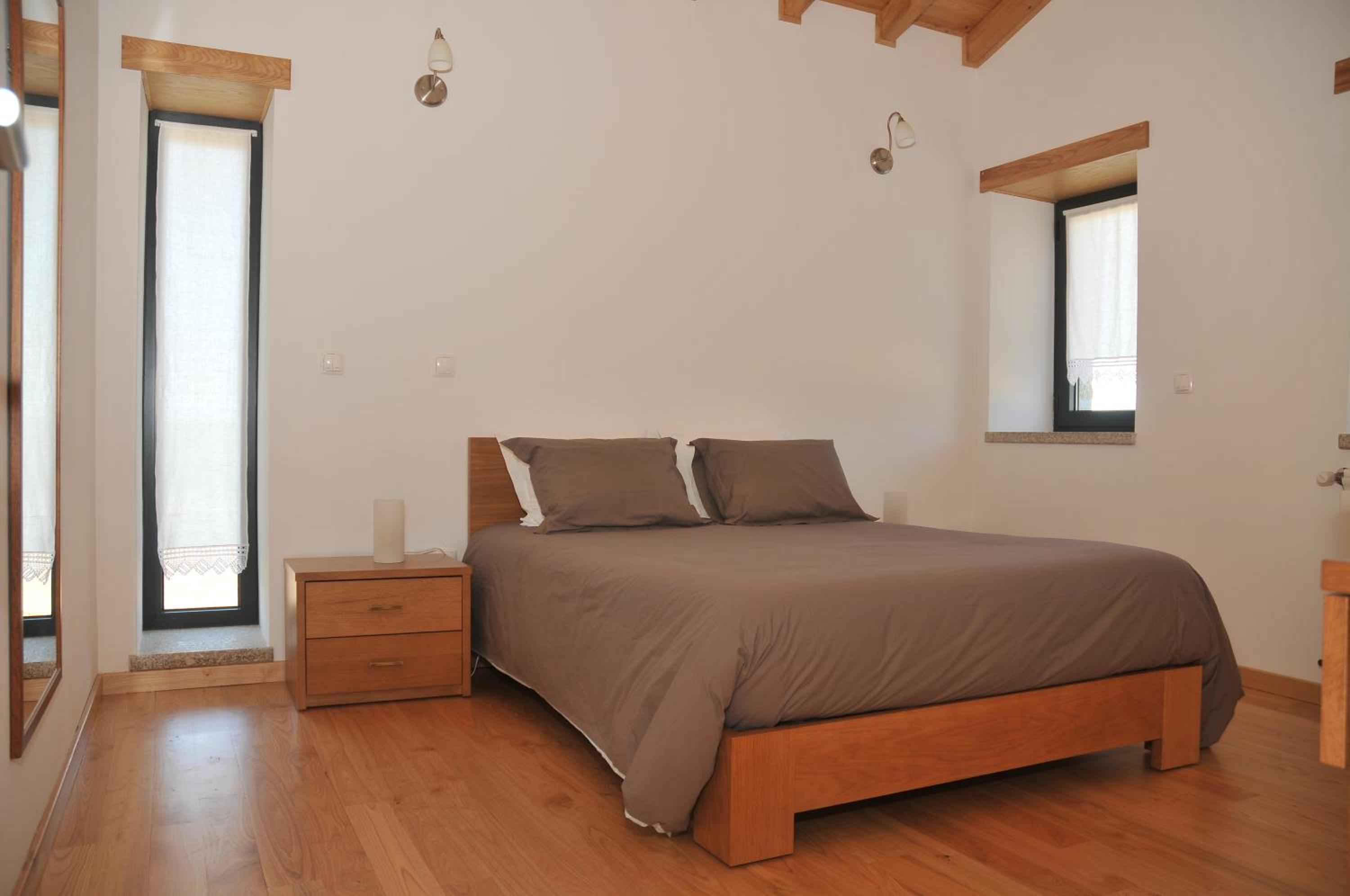 Double or Twin Room with Shared Bathroom photo 2