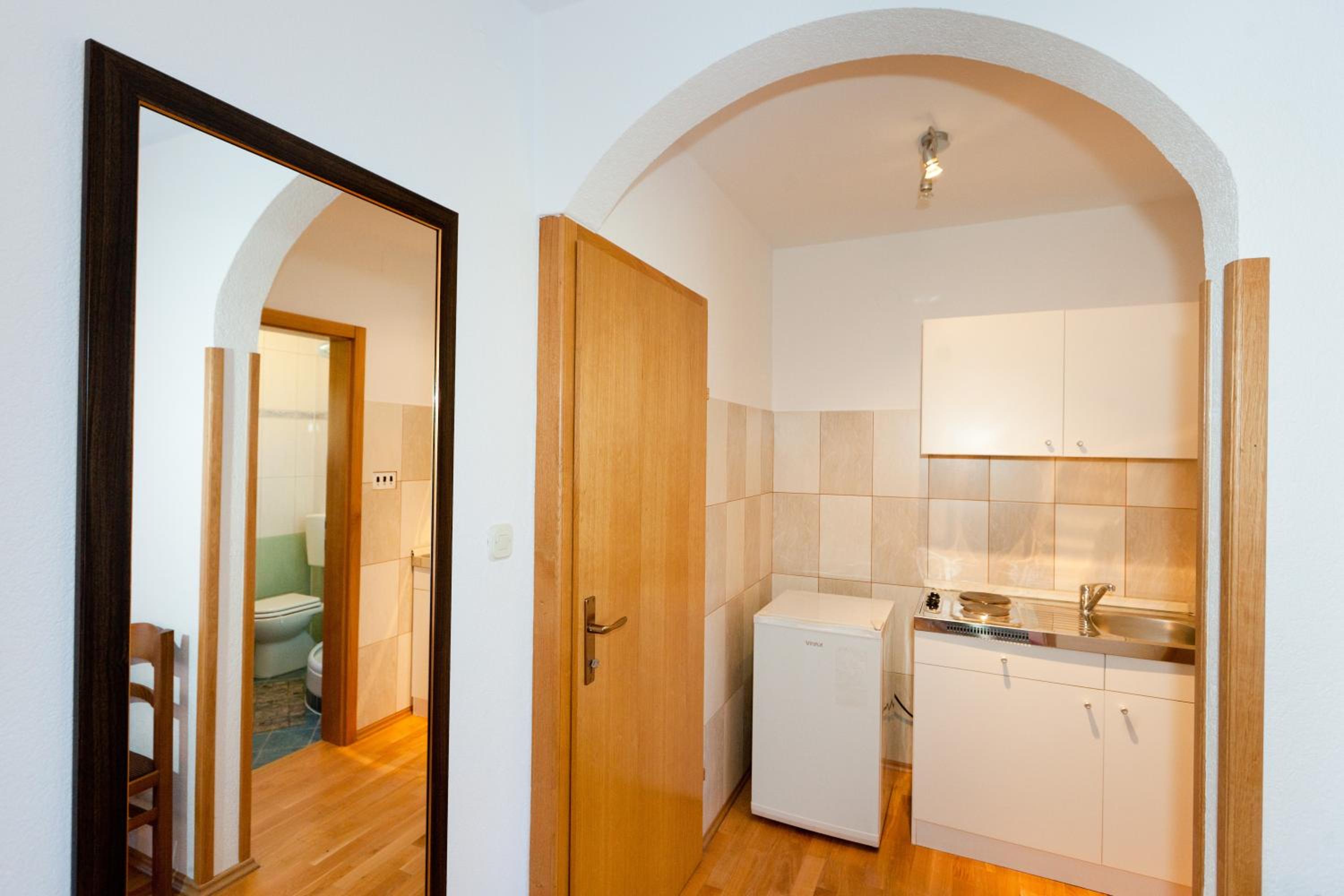 One-Bedroom Apartment with Balcony photo 3