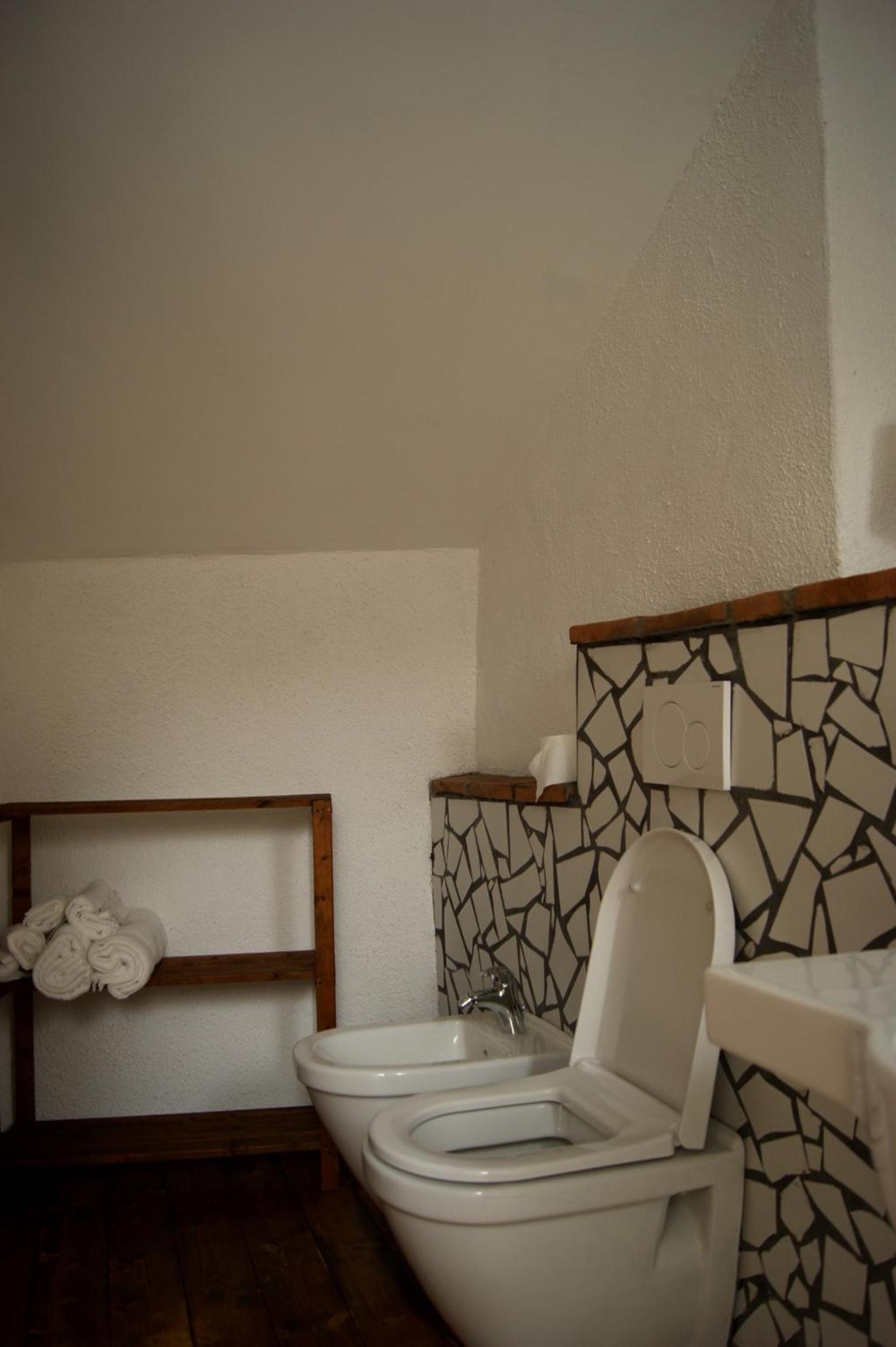 Deluxe Double Room with Extra Bed - Photo 15