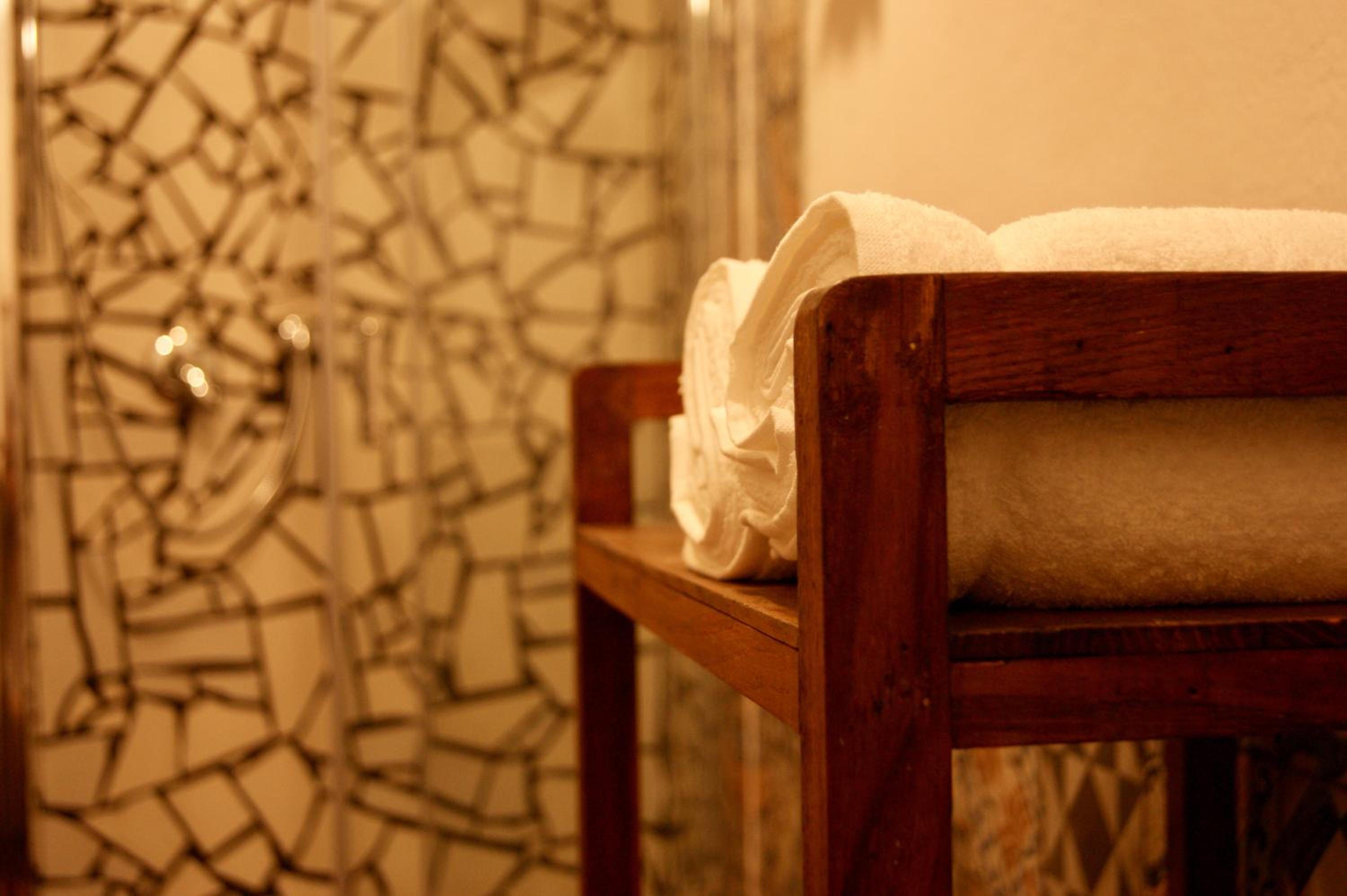 Deluxe Double Room with Extra Bed - Photo 5