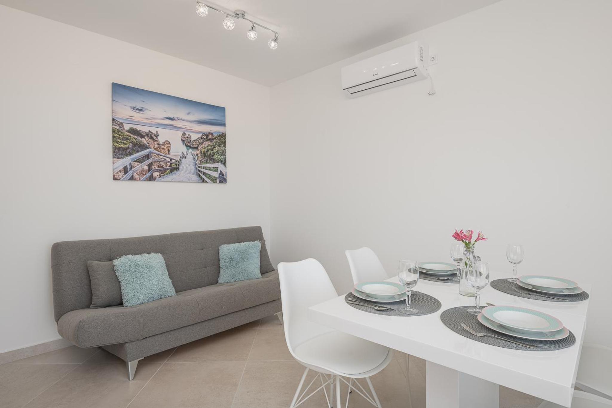 Apartment with Sea View - Photo 6