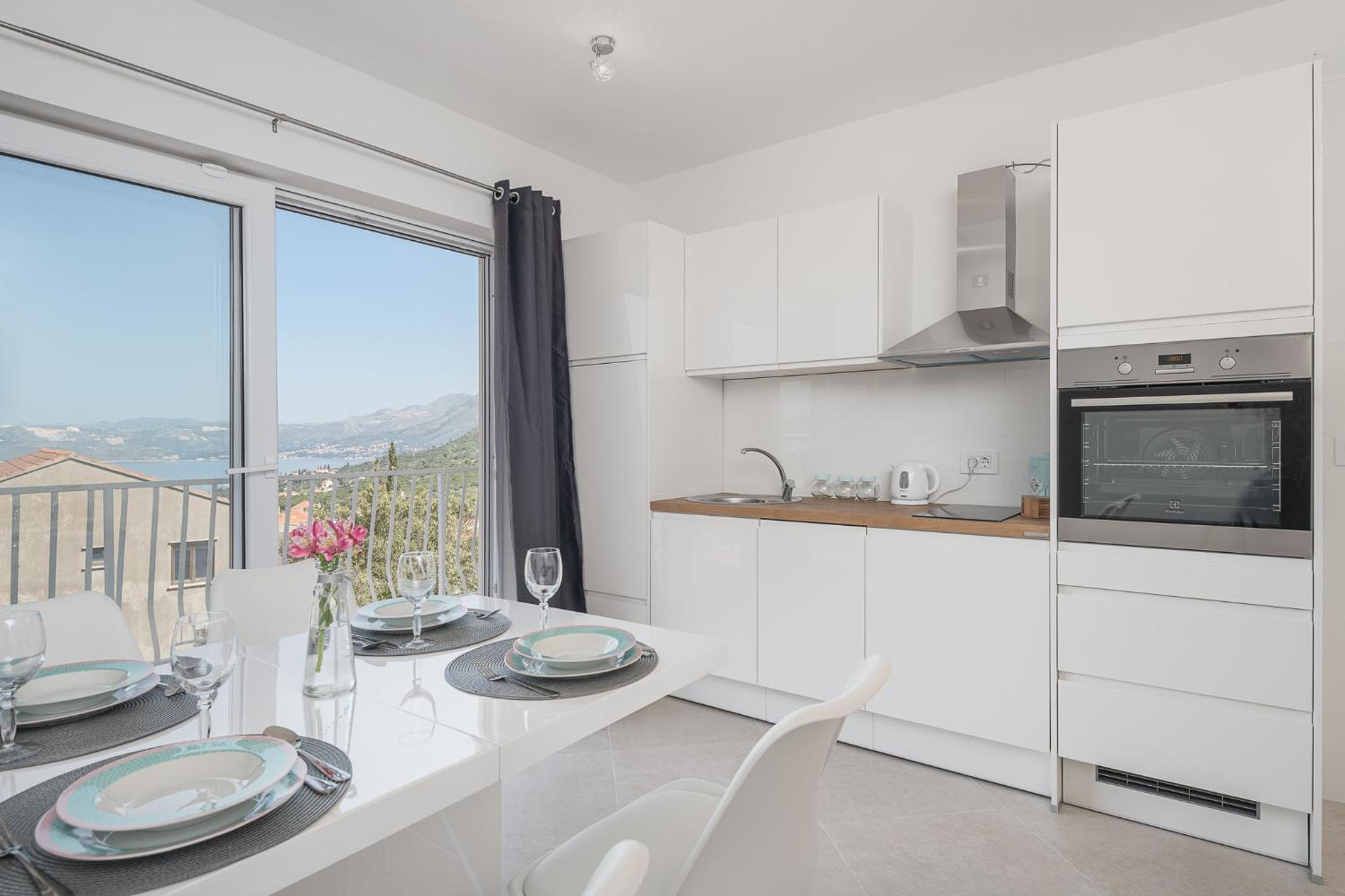 Apartment with Sea View - Photo 10