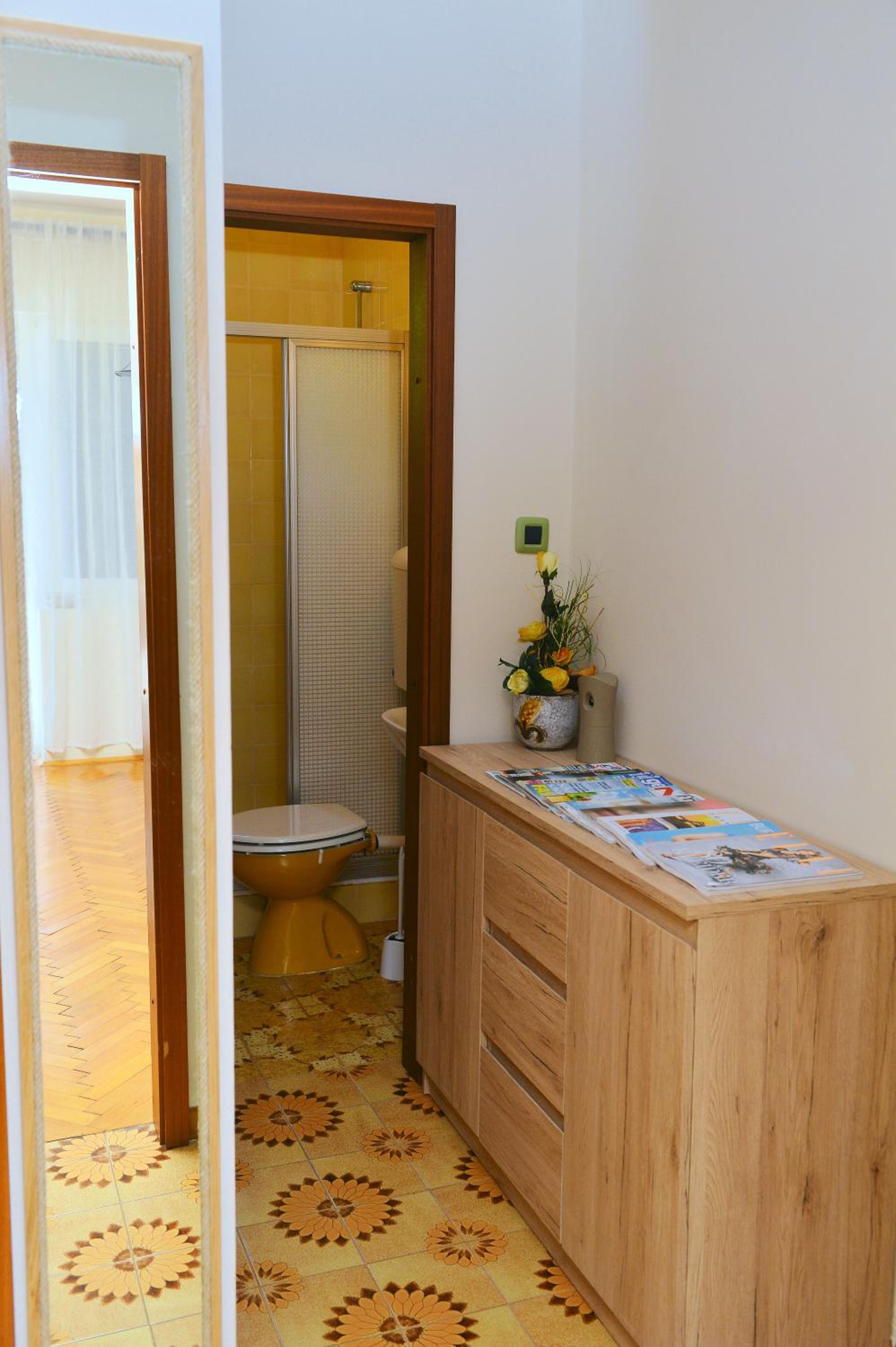 Apartment with Sea View - Photo 39