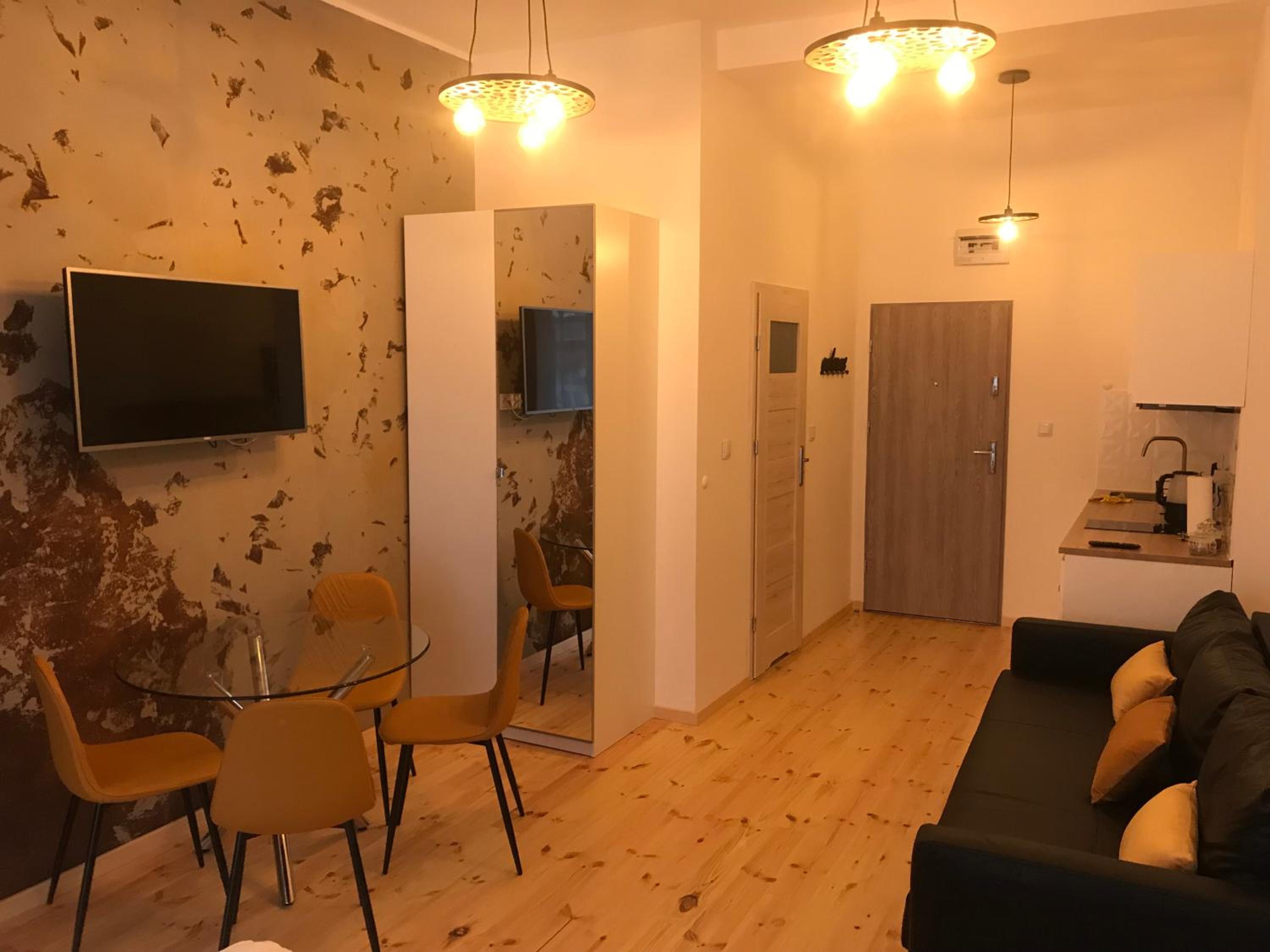 Studio Apartment - Photo 6