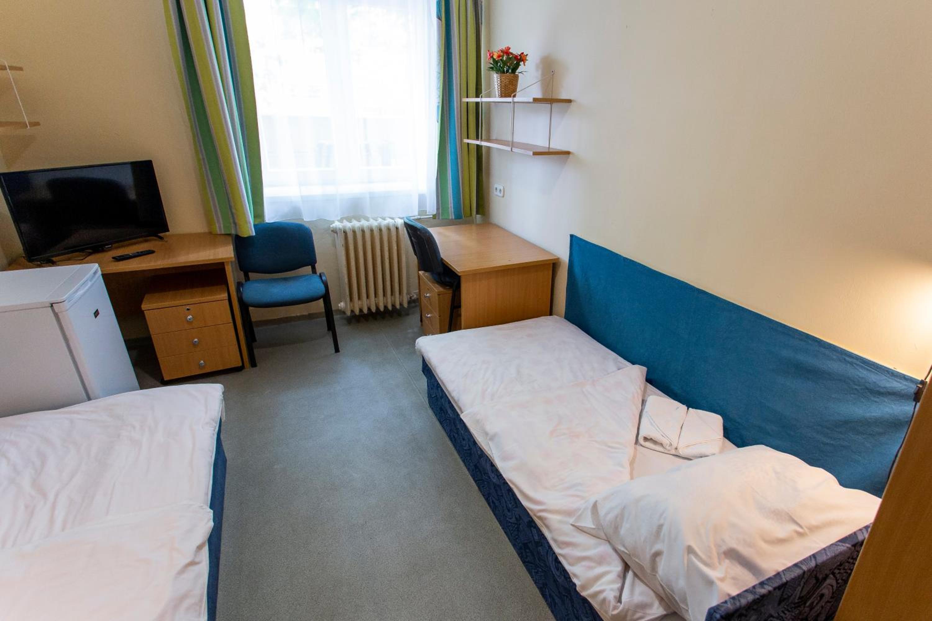 Standard Twin Room photo 2