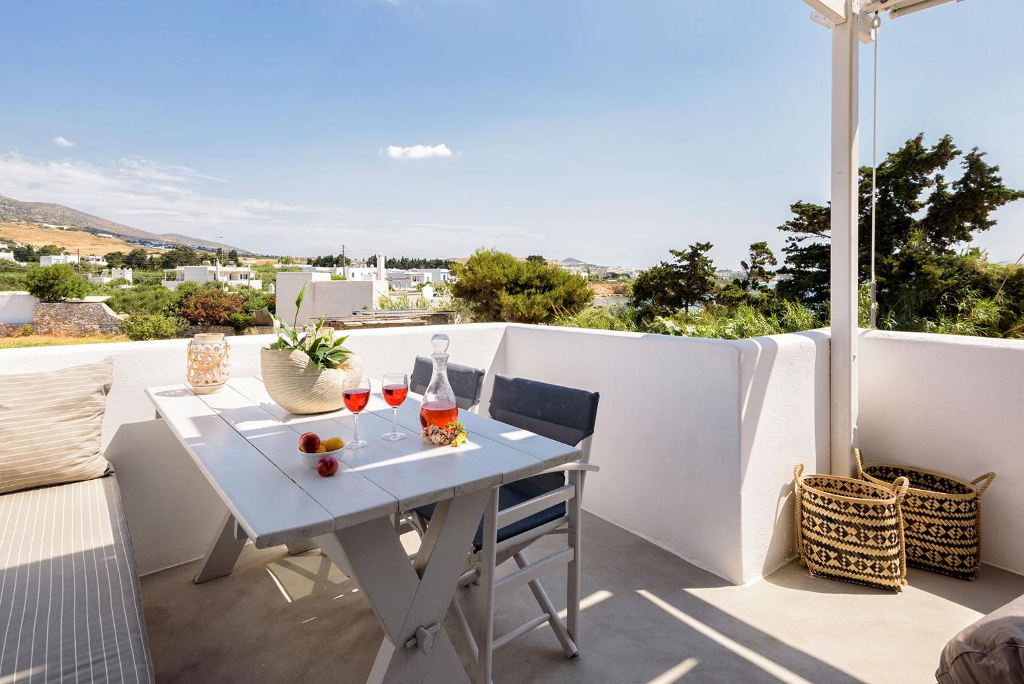 Suite with Partial Sea View - Photo 18