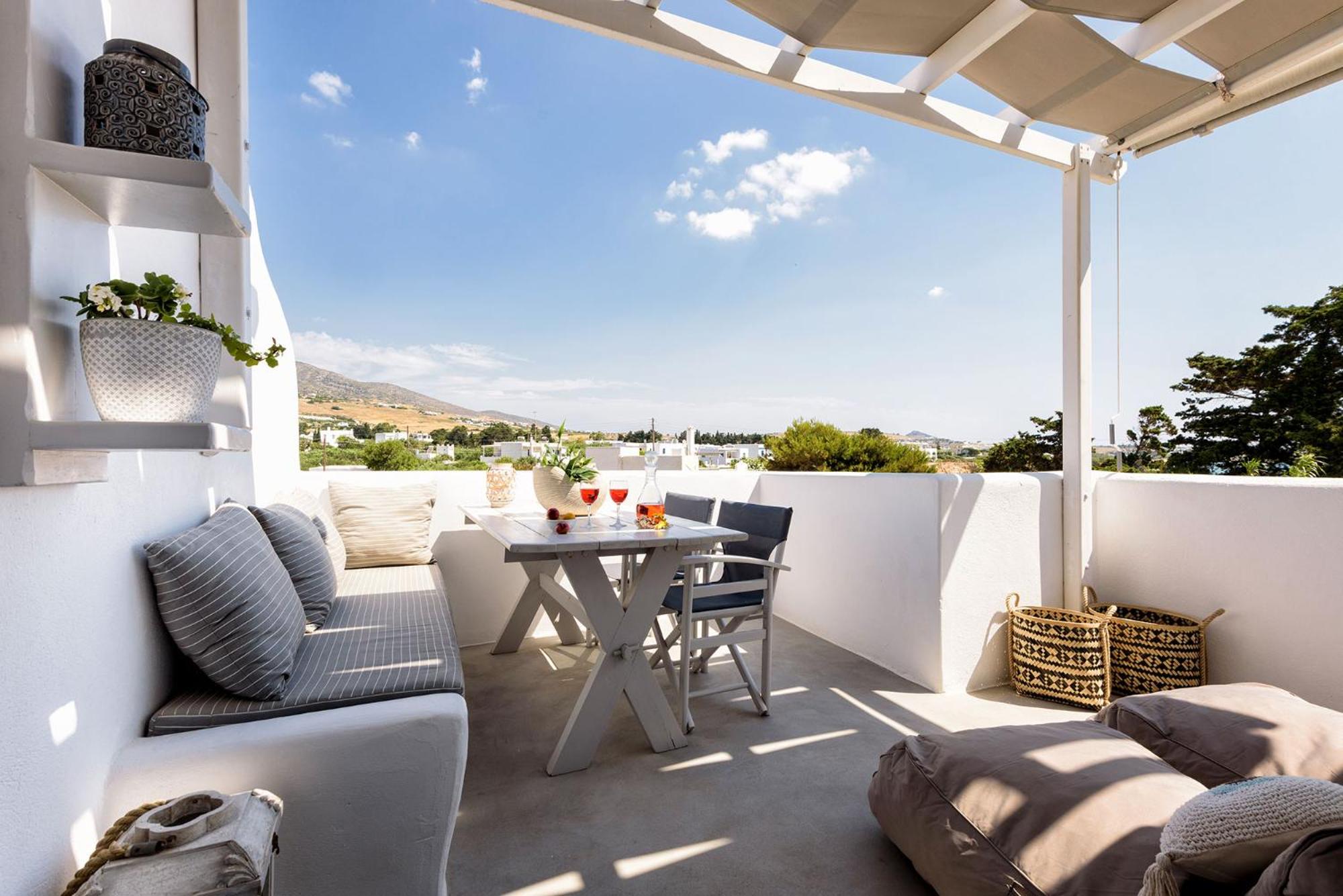Suite with Partial Sea View - Photo 9