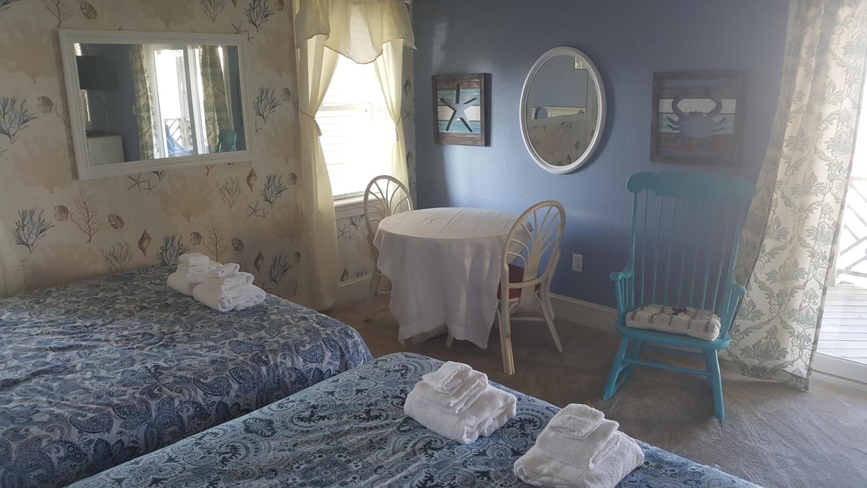 Quadruple Room with Sea View - Photo 4