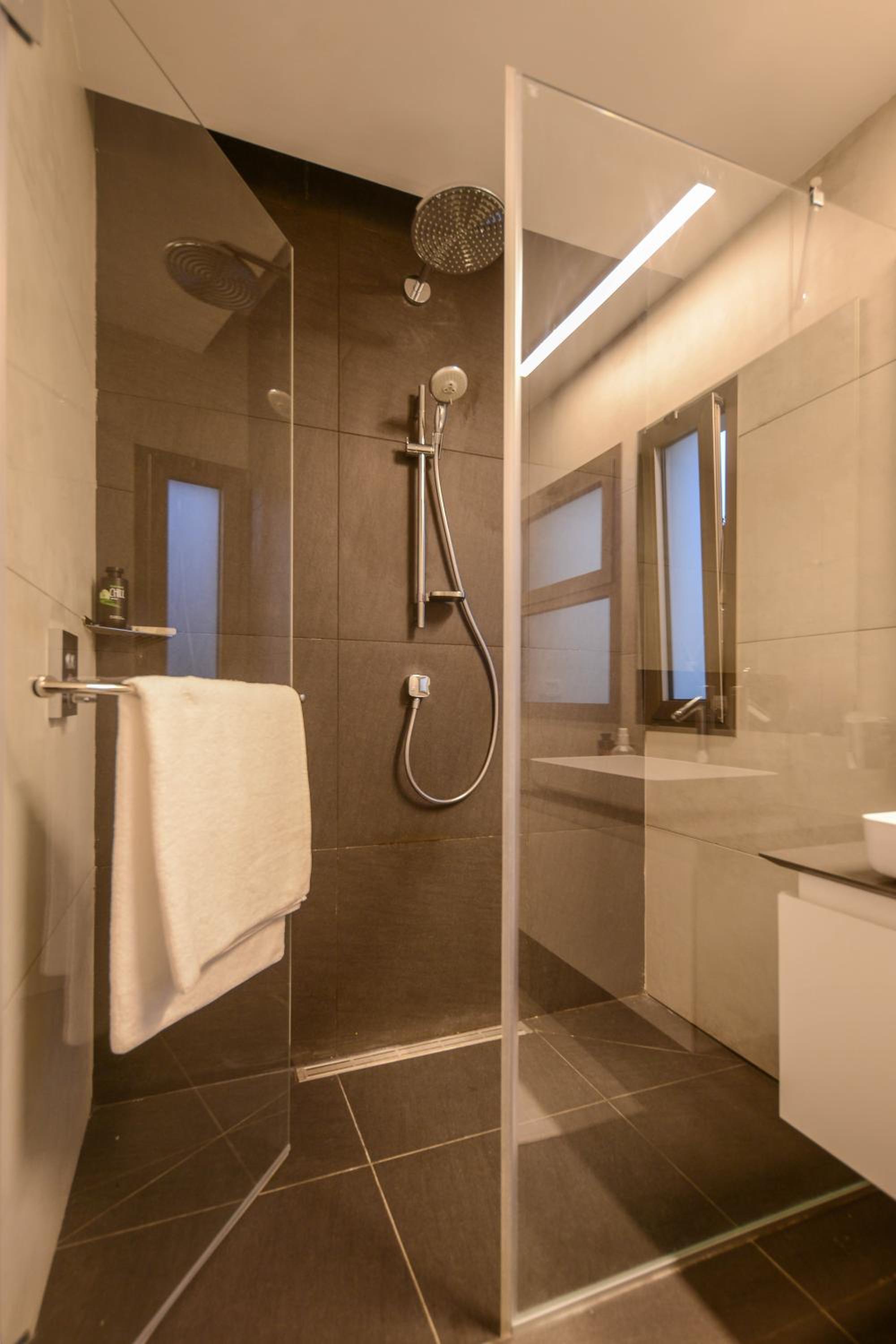 Two-Bedroom Apartment - Photo 6