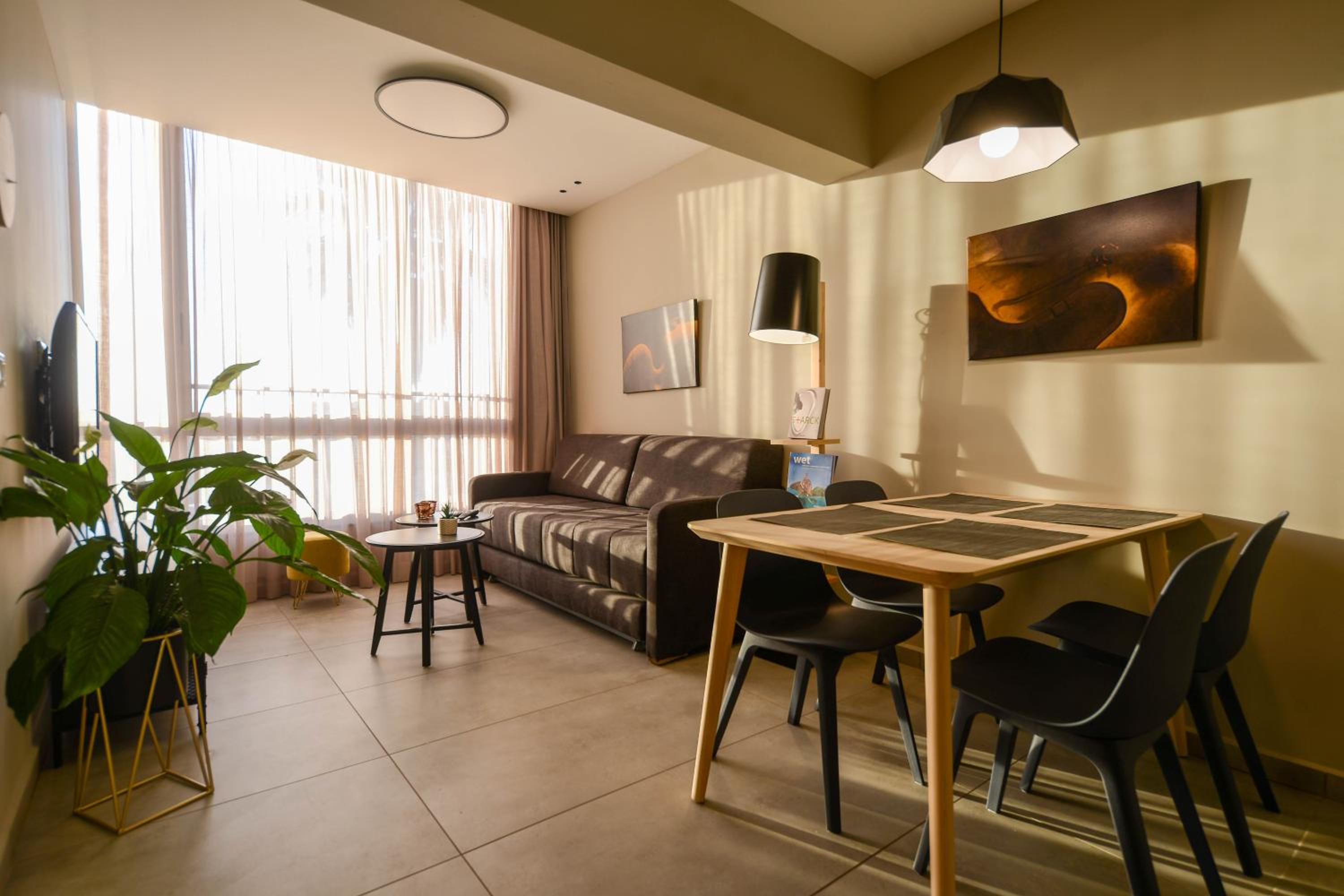 Apartment with Sea View - Photo 4