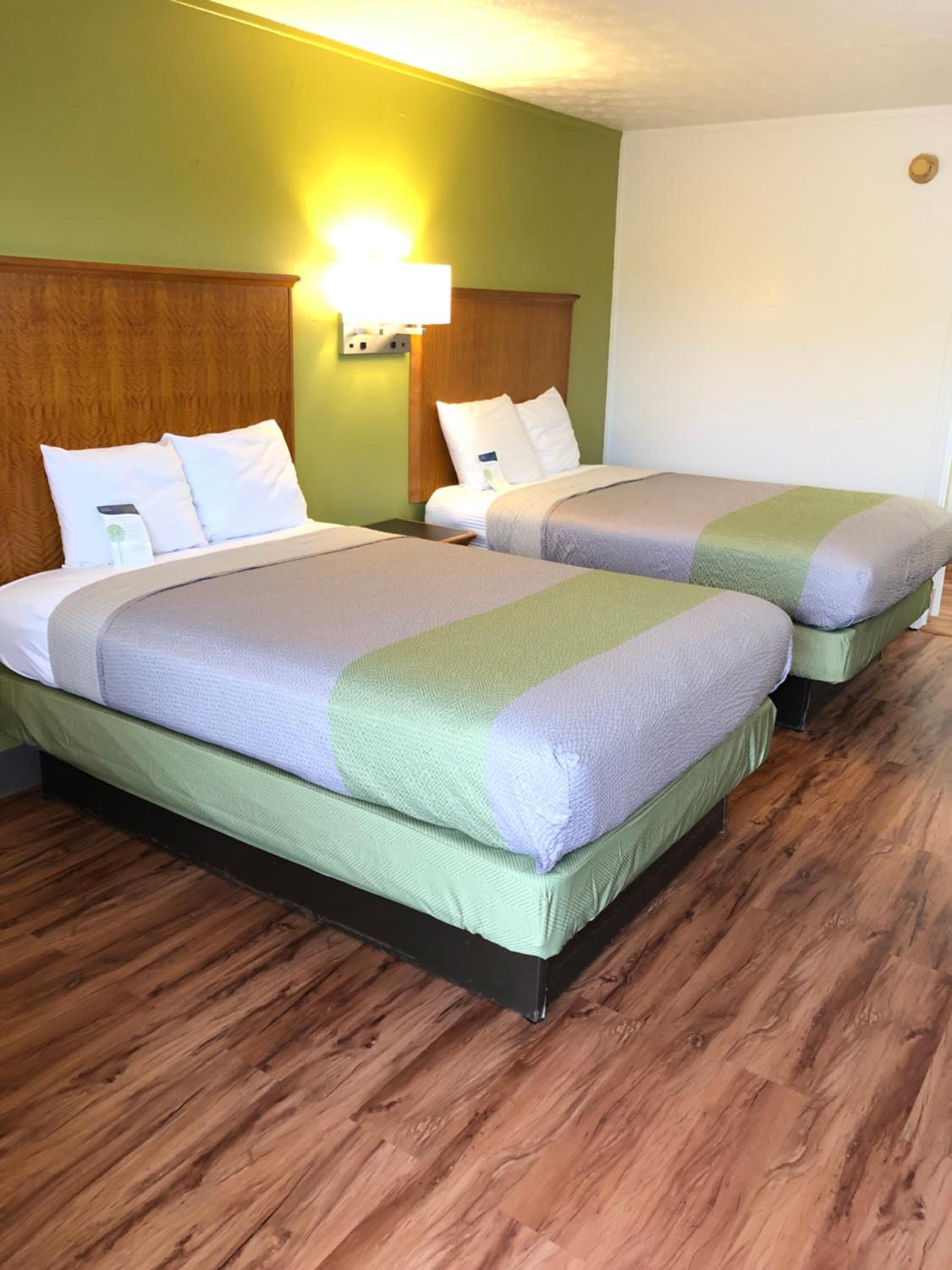 Quadruple Room - Disability Access - Non-Smoking - Photo 3