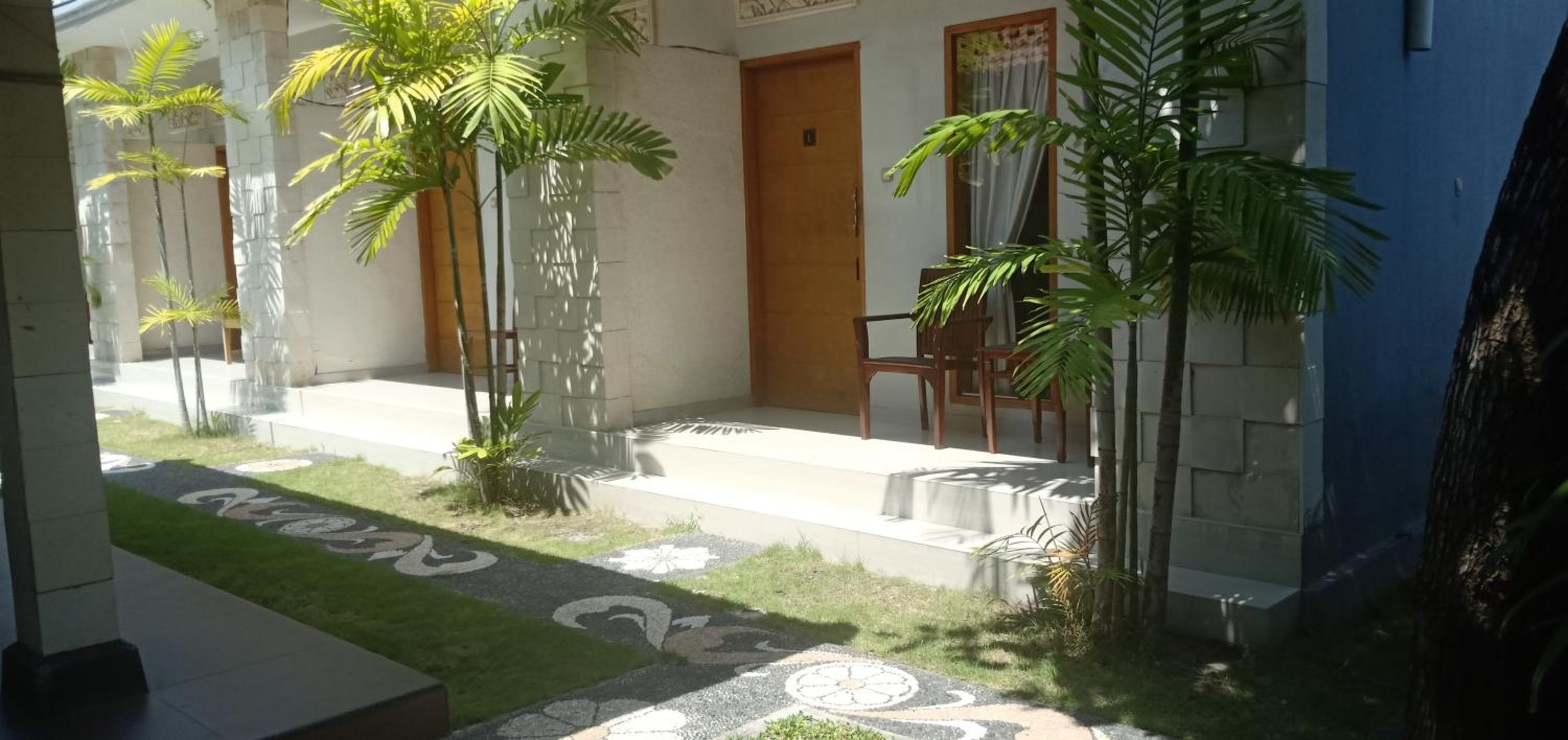 Villa with Private Pool - Photo 12