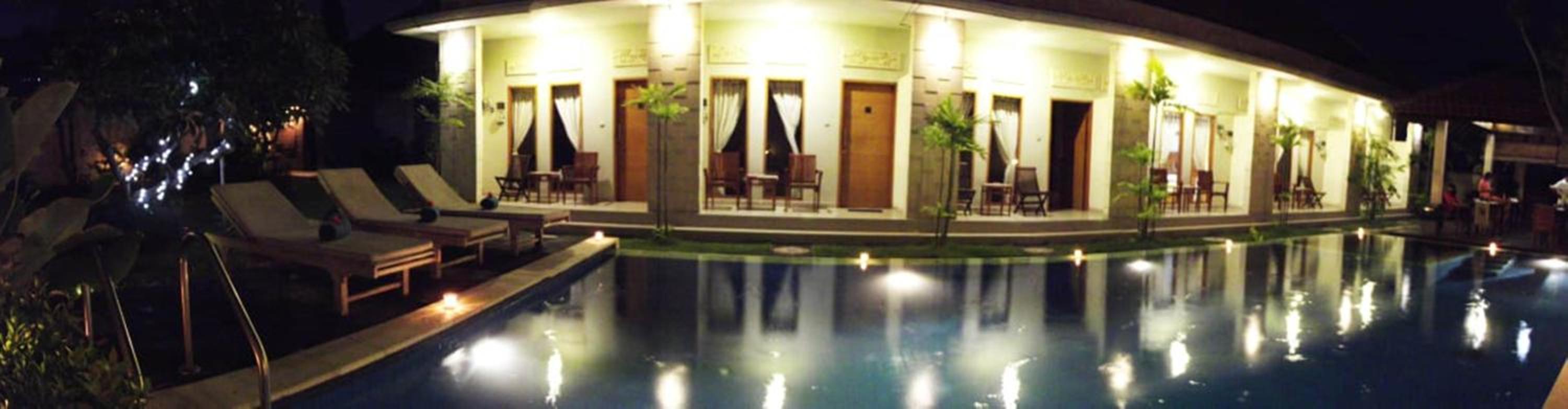 Villa with Private Pool - Photo 40