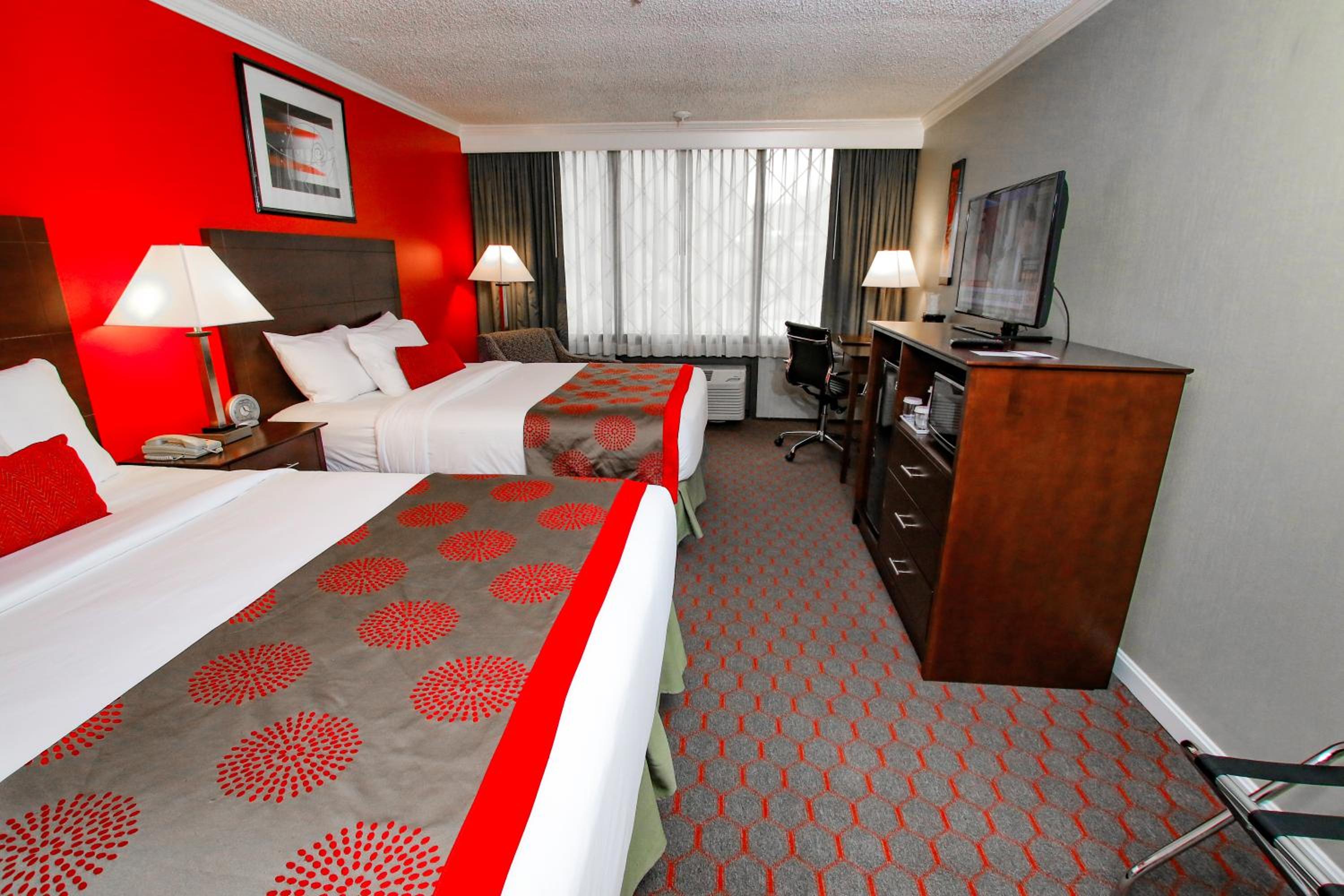 Queen Room with Two Queen Beds -  Non-Smoking photo 1