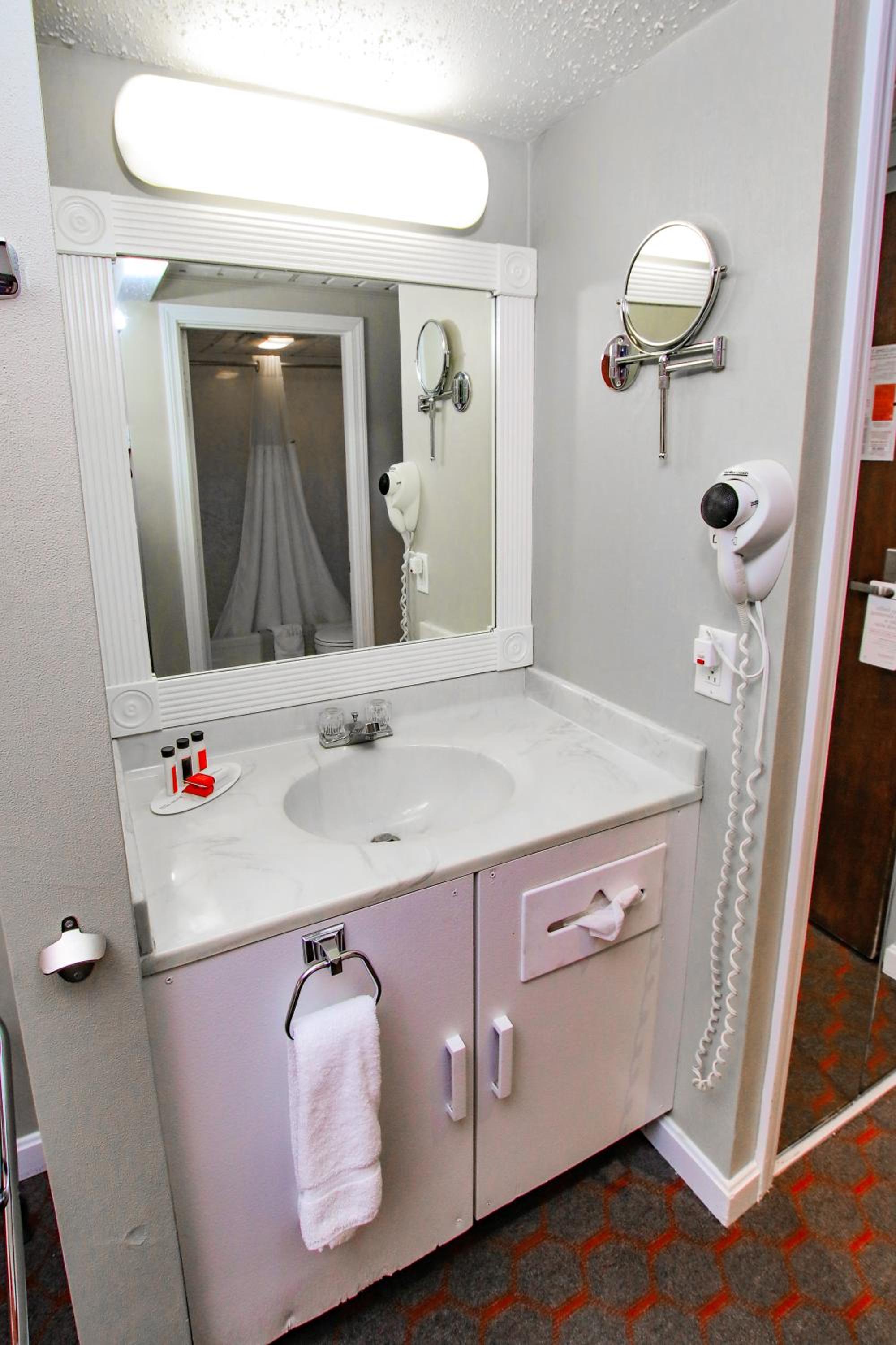 Executive King Studio Suite - Non-Smoking photo 3