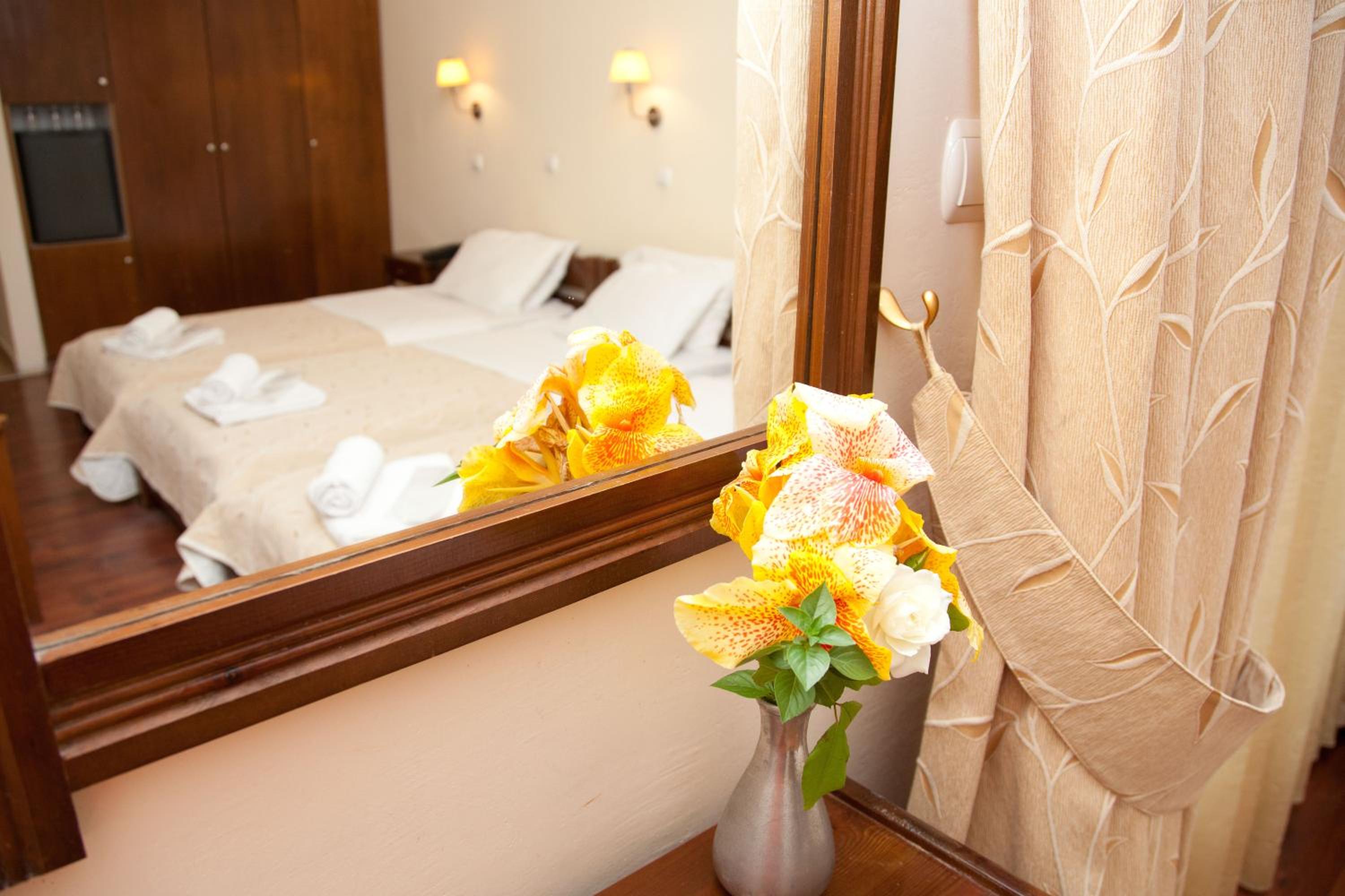 Twin Room with Sea View - Photo 1