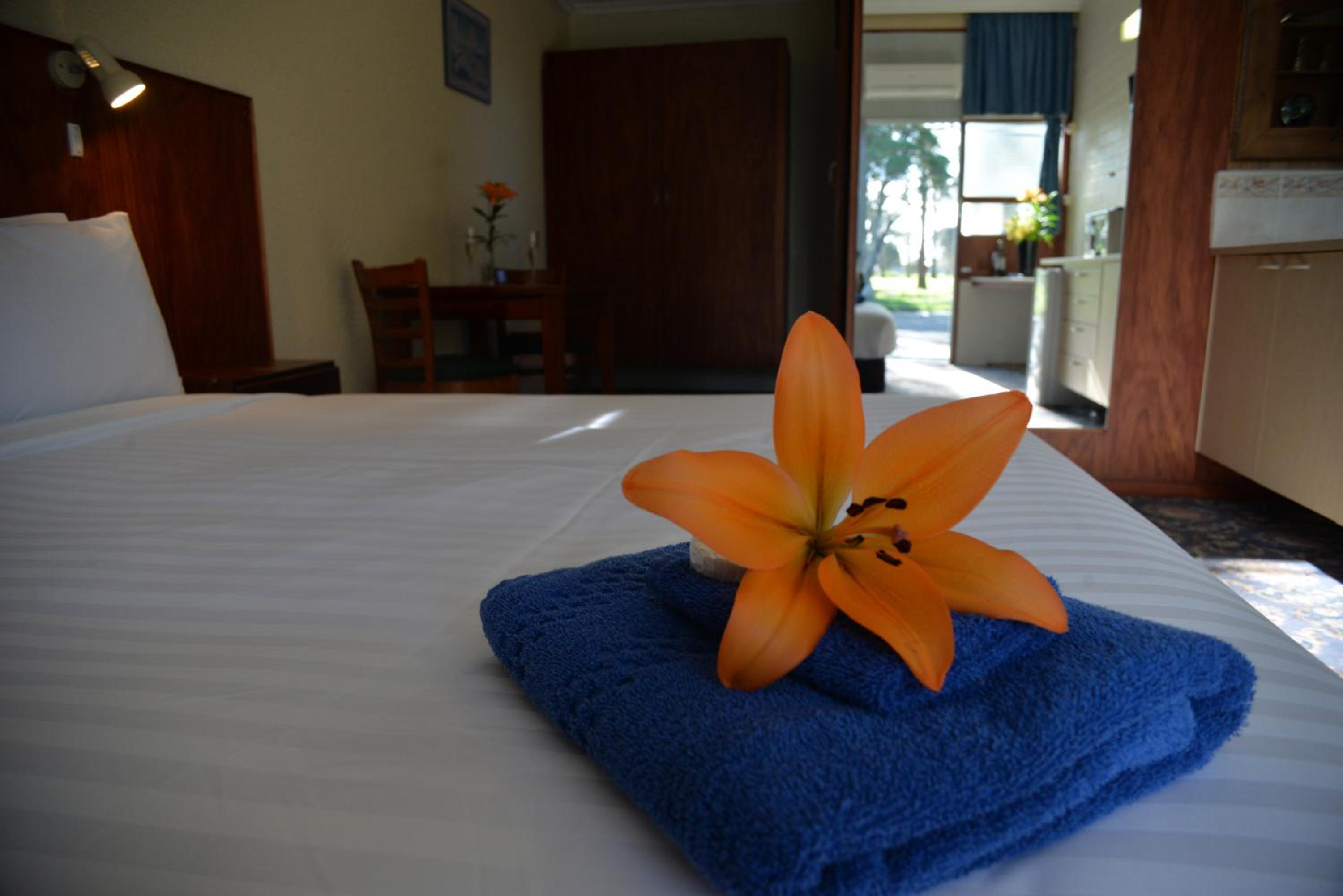 Double Room with Spa Bath photo 3