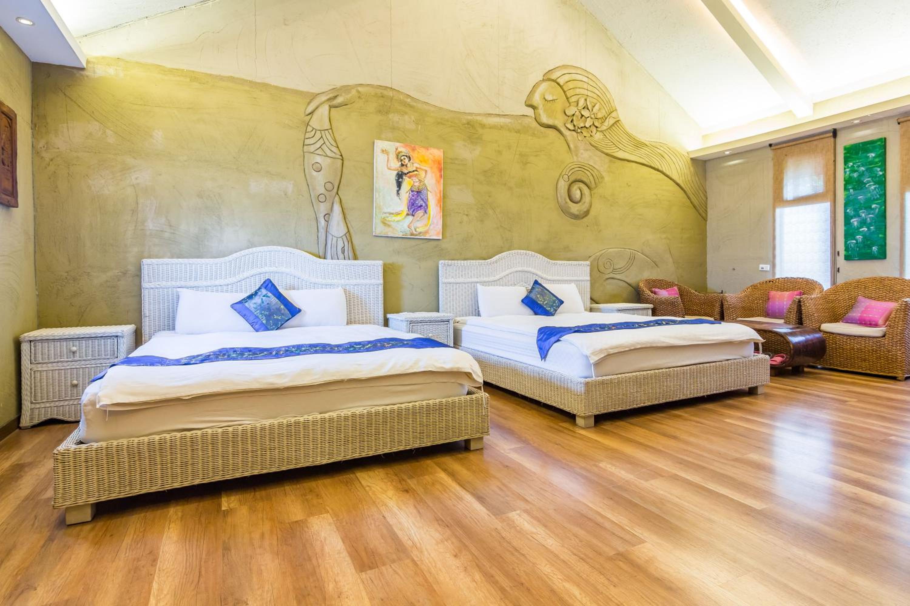 Deluxe Quadruple Room with Garden View and Bathtub