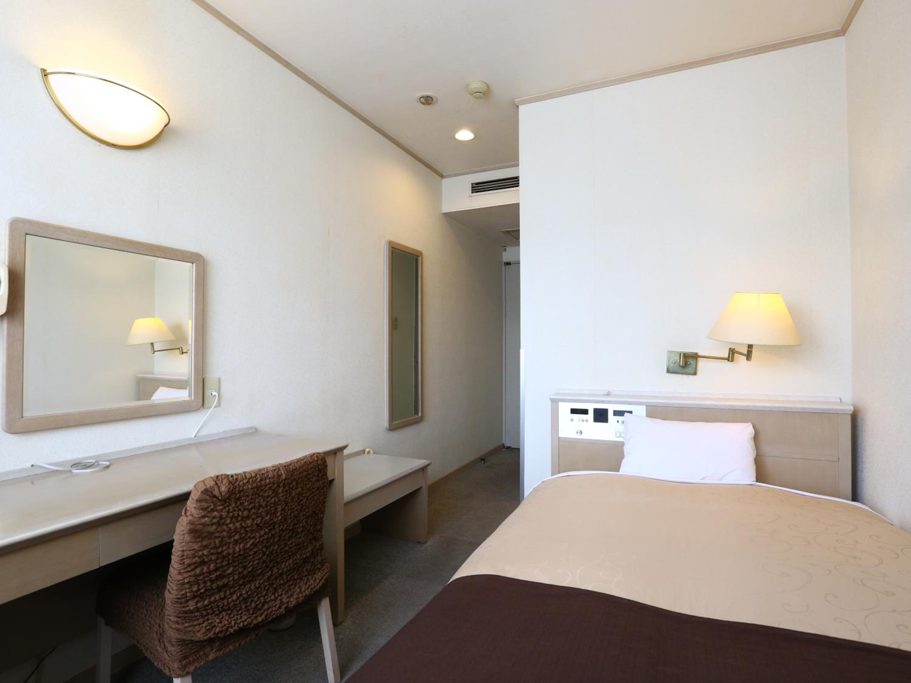 Standard Single Room - Smoking photo 1