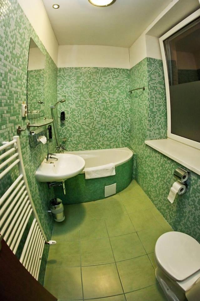 Standard Double Room - Photo 2